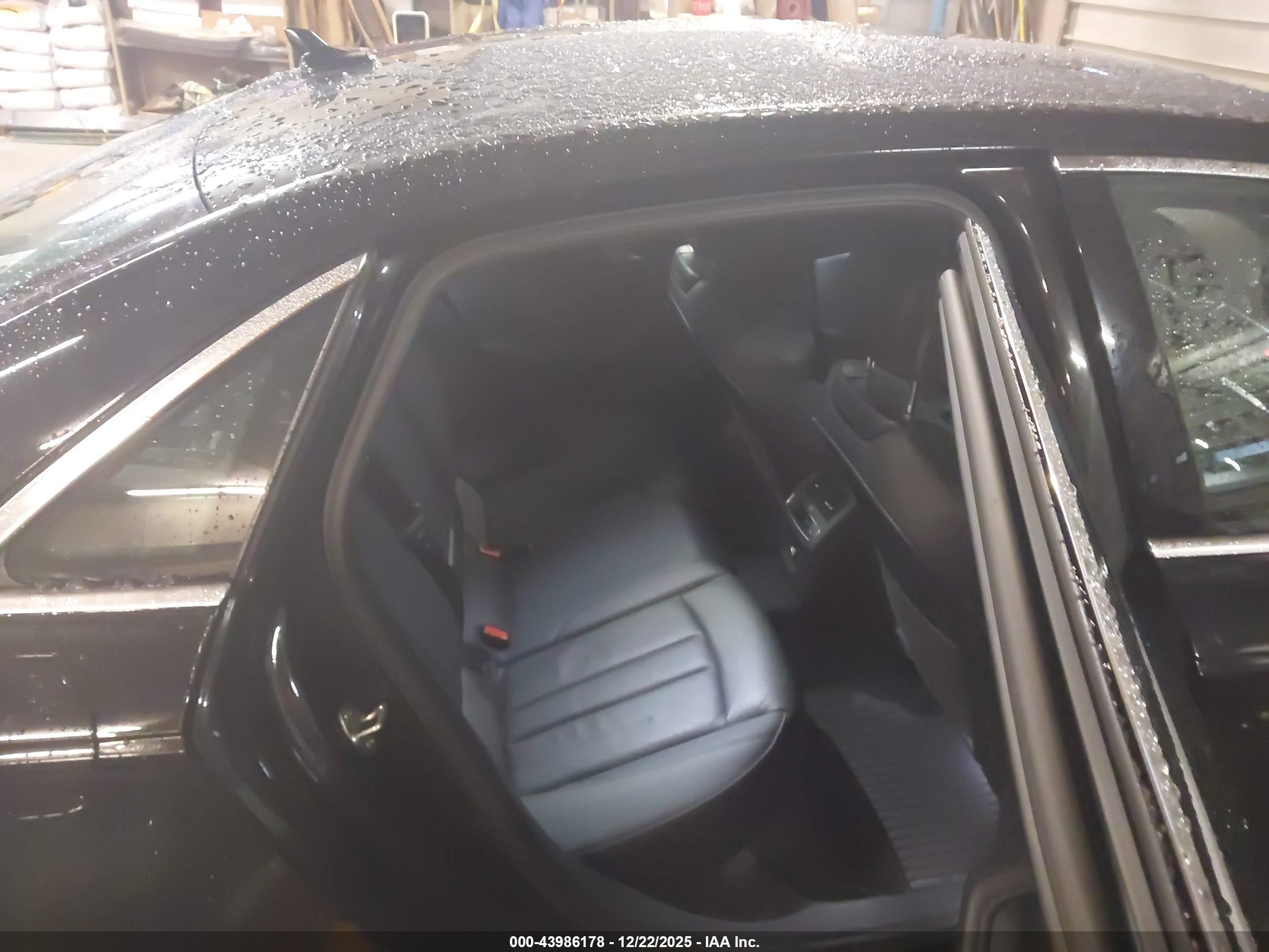 AUDI A4 image 8