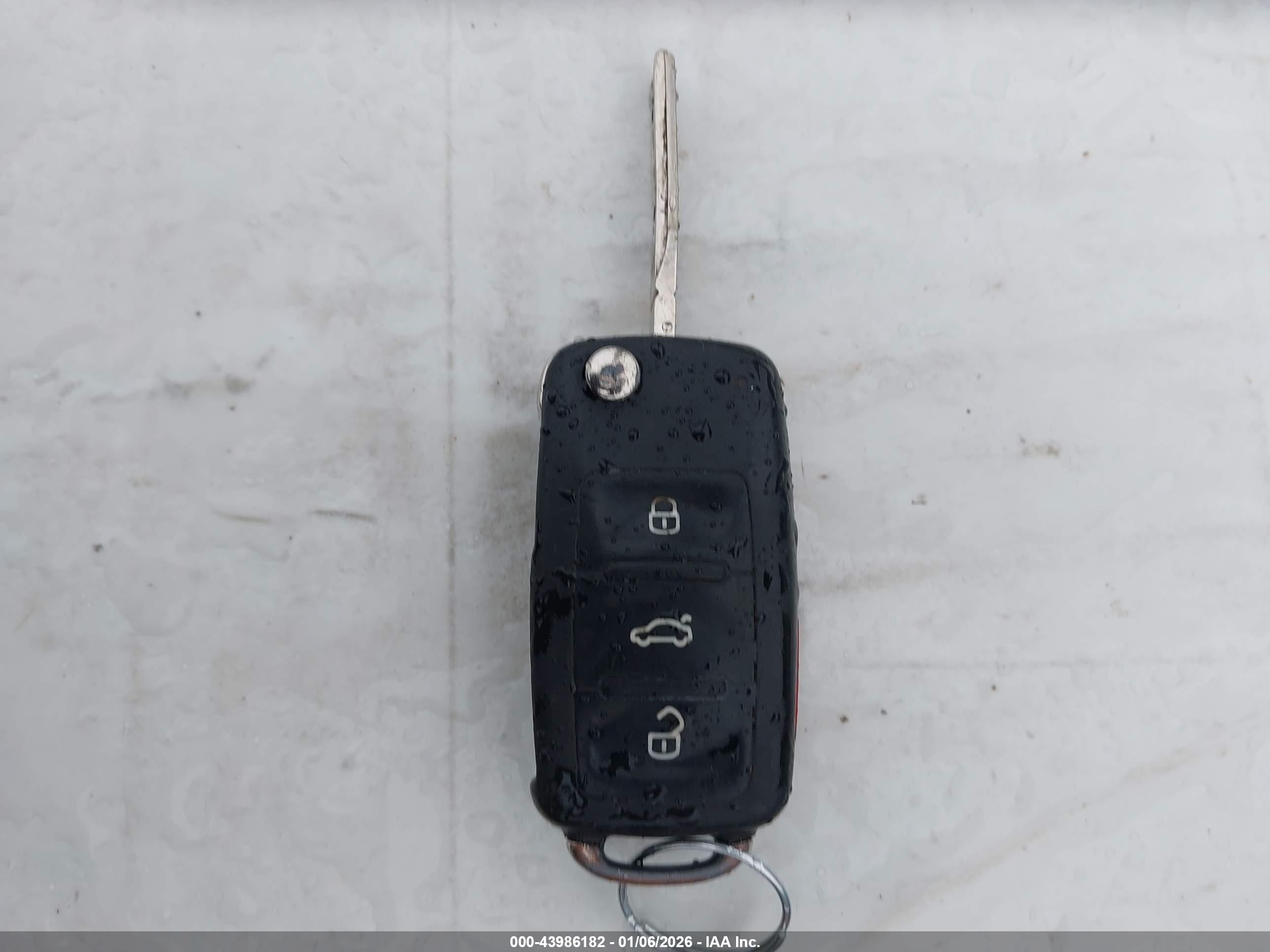 VOLKSWAGEN PASSAT image 11