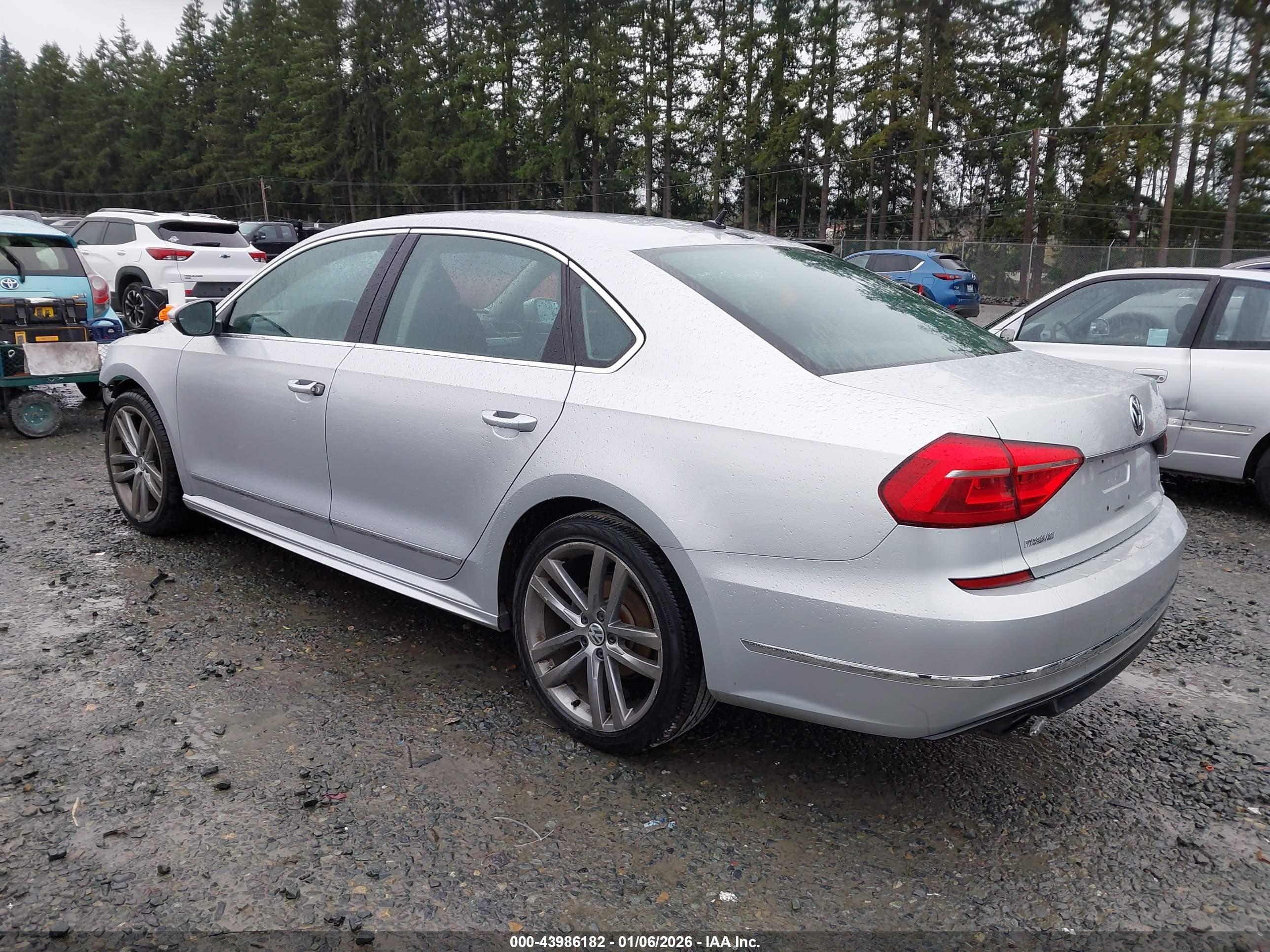 VOLKSWAGEN PASSAT image 3