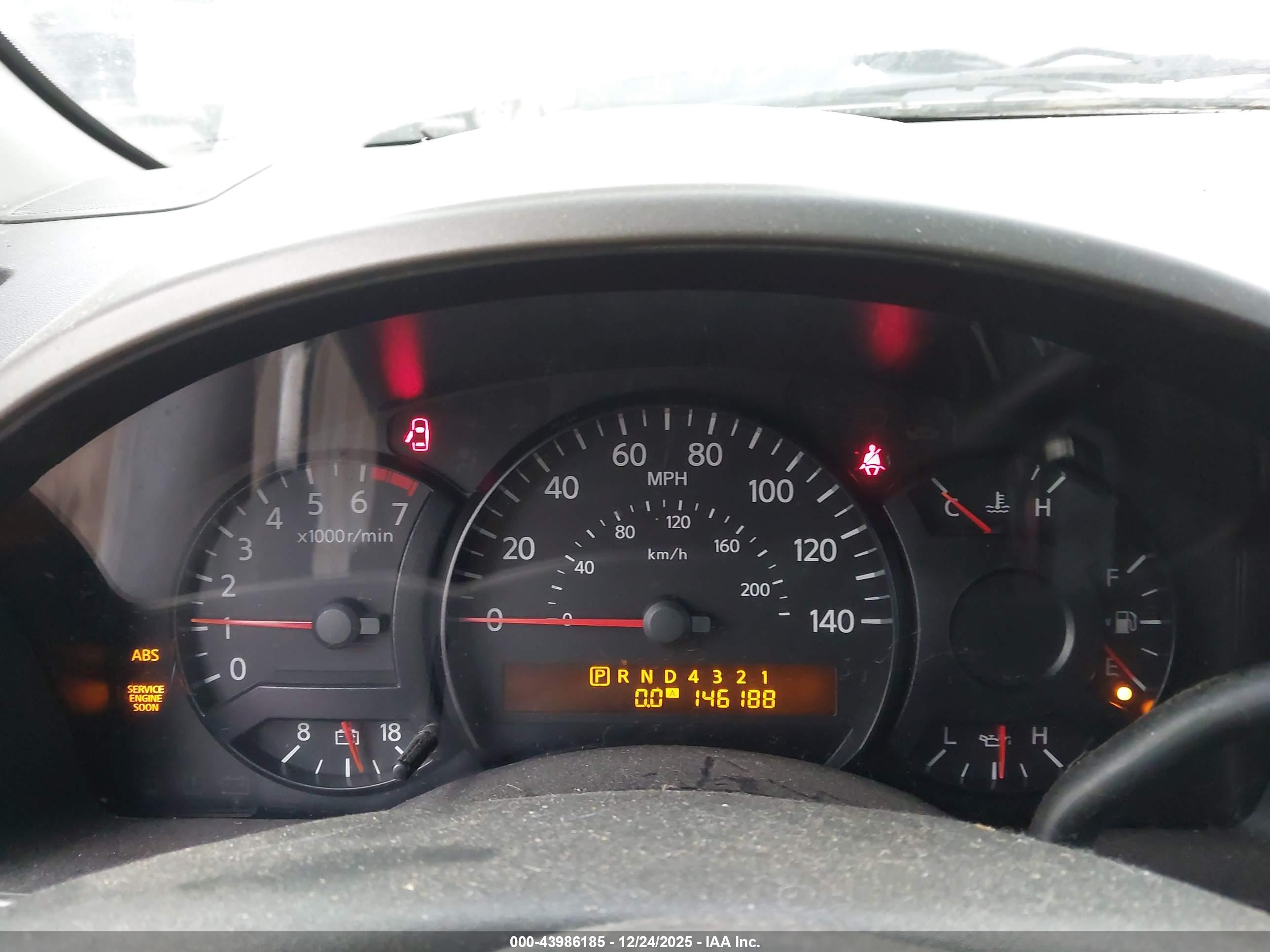 NISSAN TITAN image 7