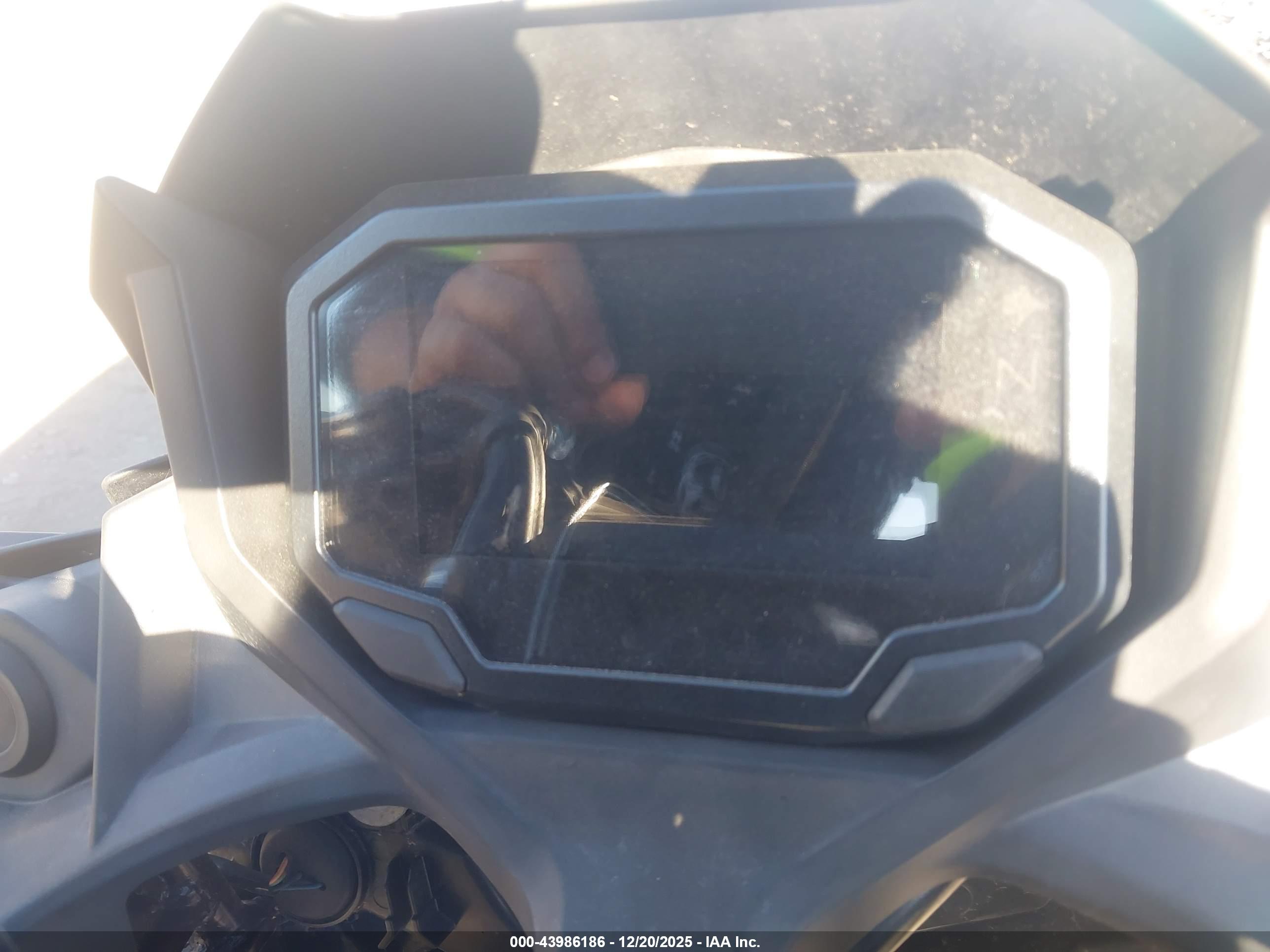 KAWASAKI EX650 image 7