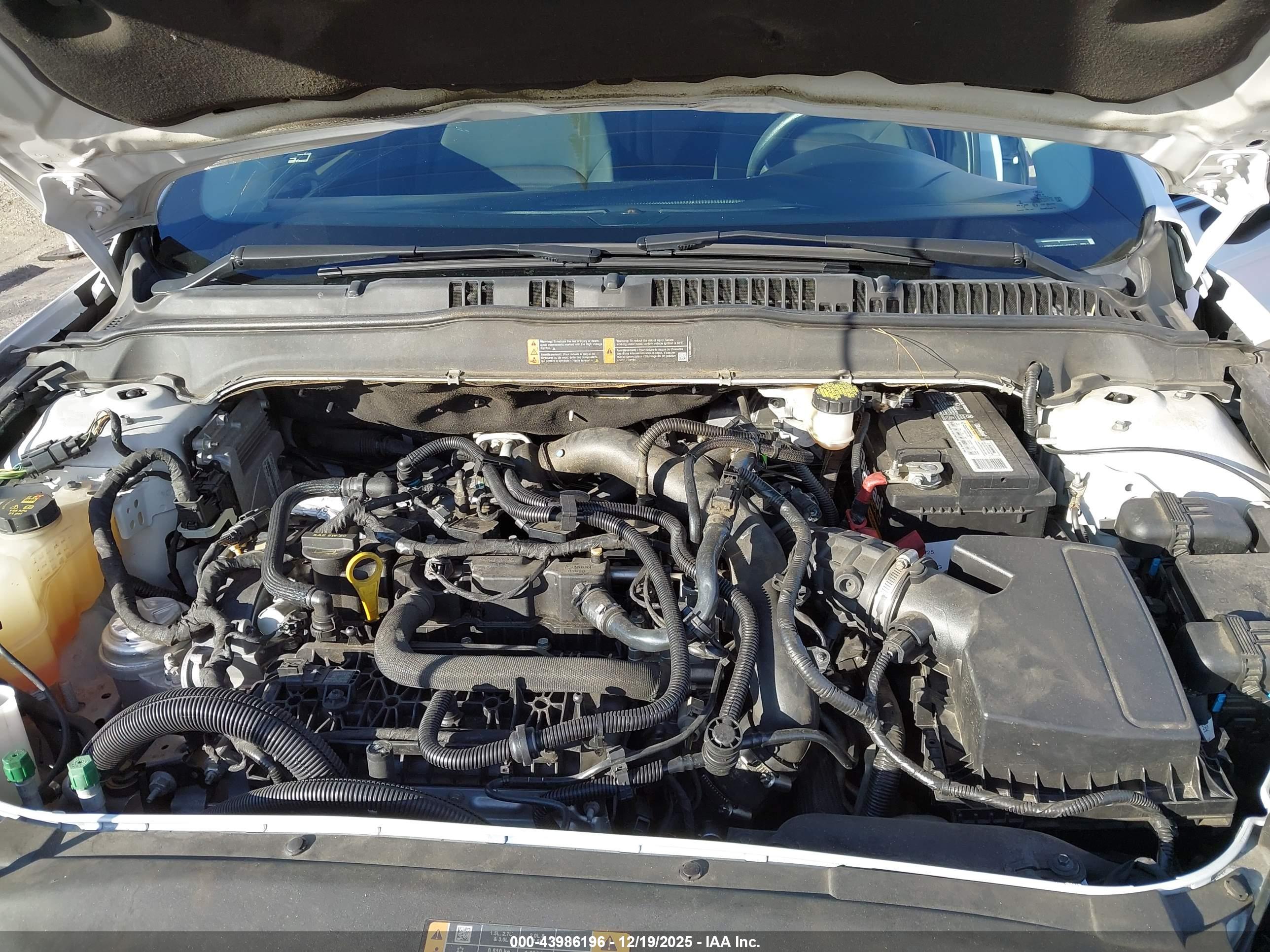 FORD FUSION image 10
