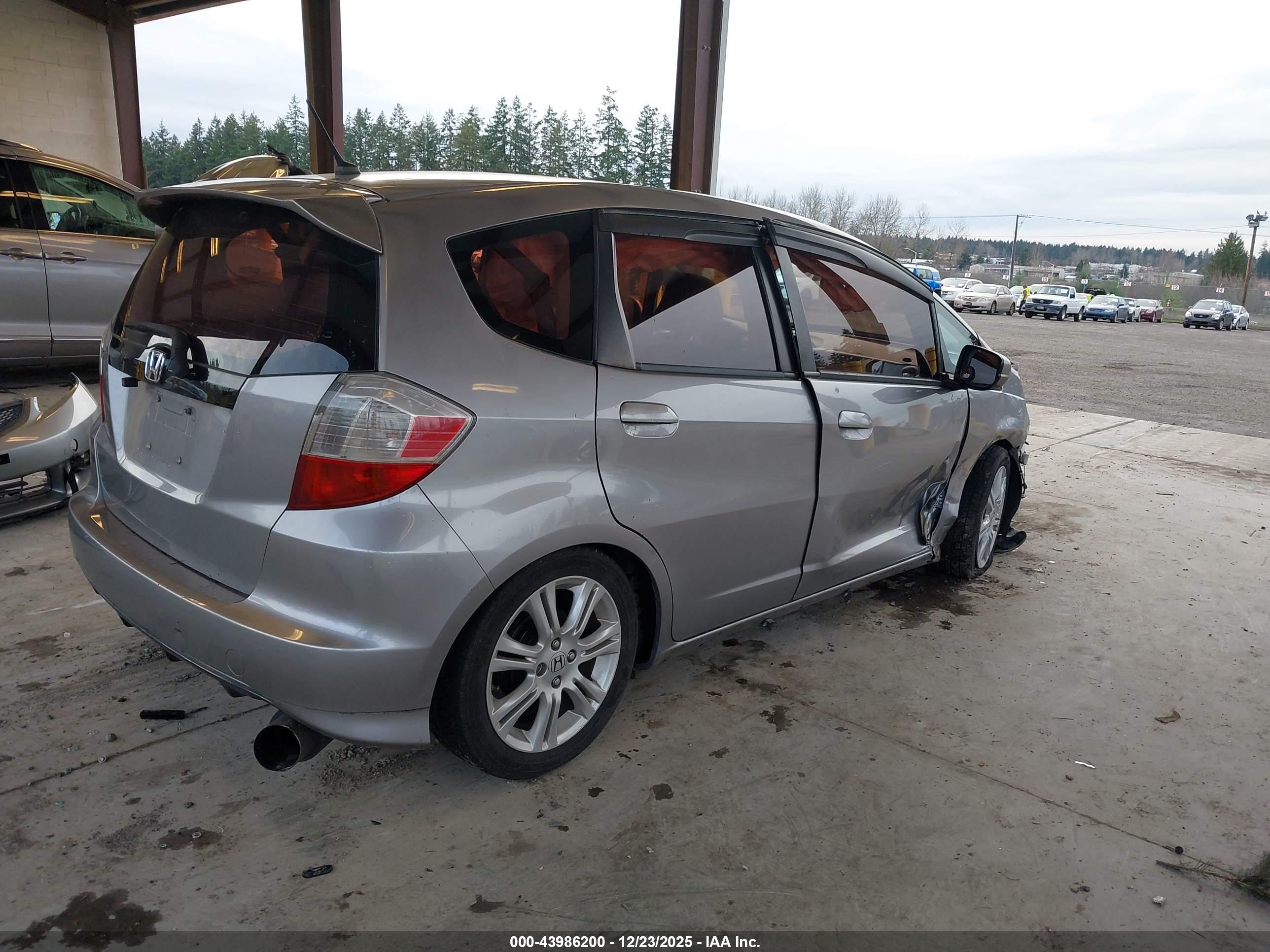 HONDA FIT image 4