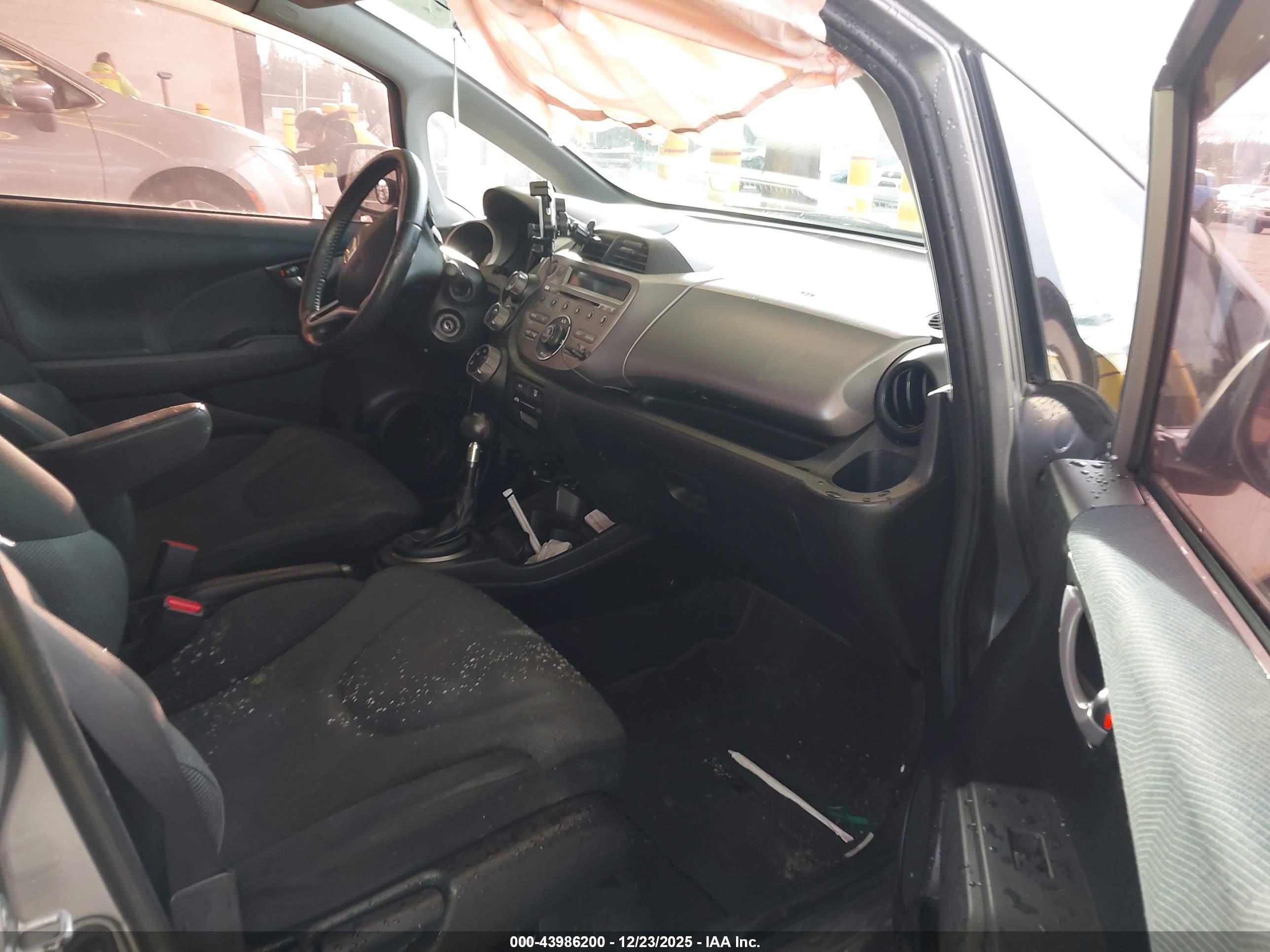 HONDA FIT image 5