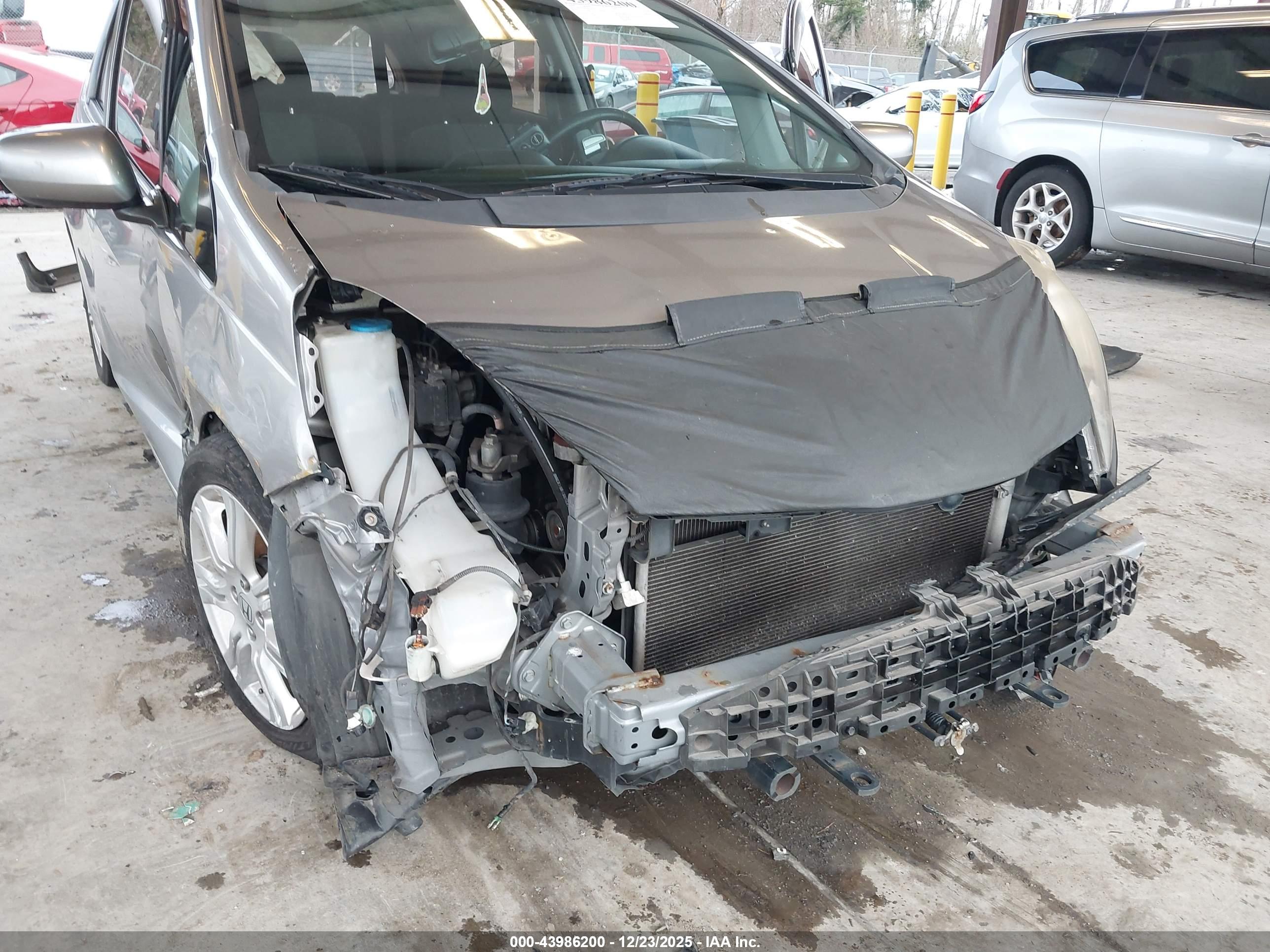 HONDA FIT image 6