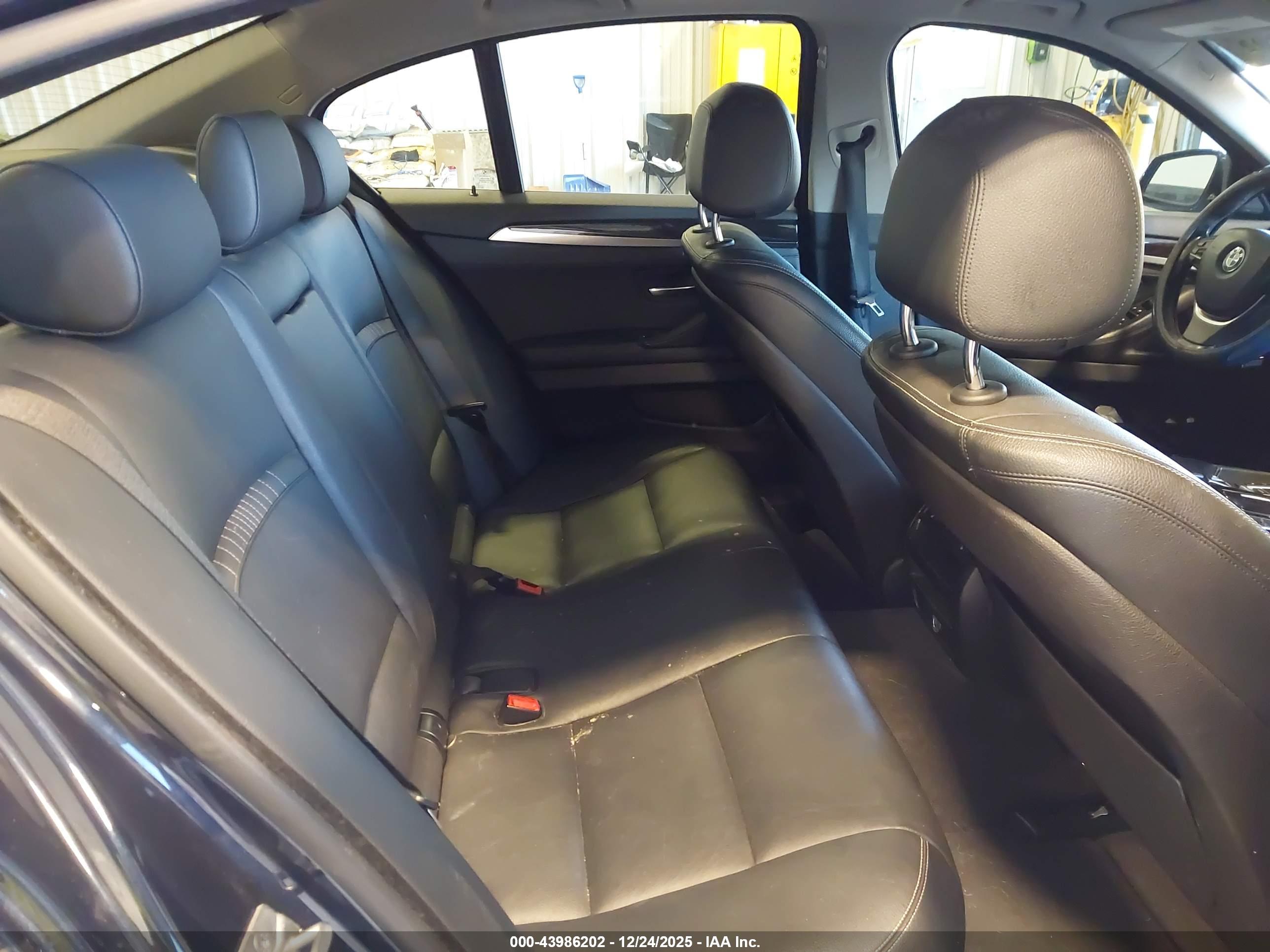 BMW 535I image 8