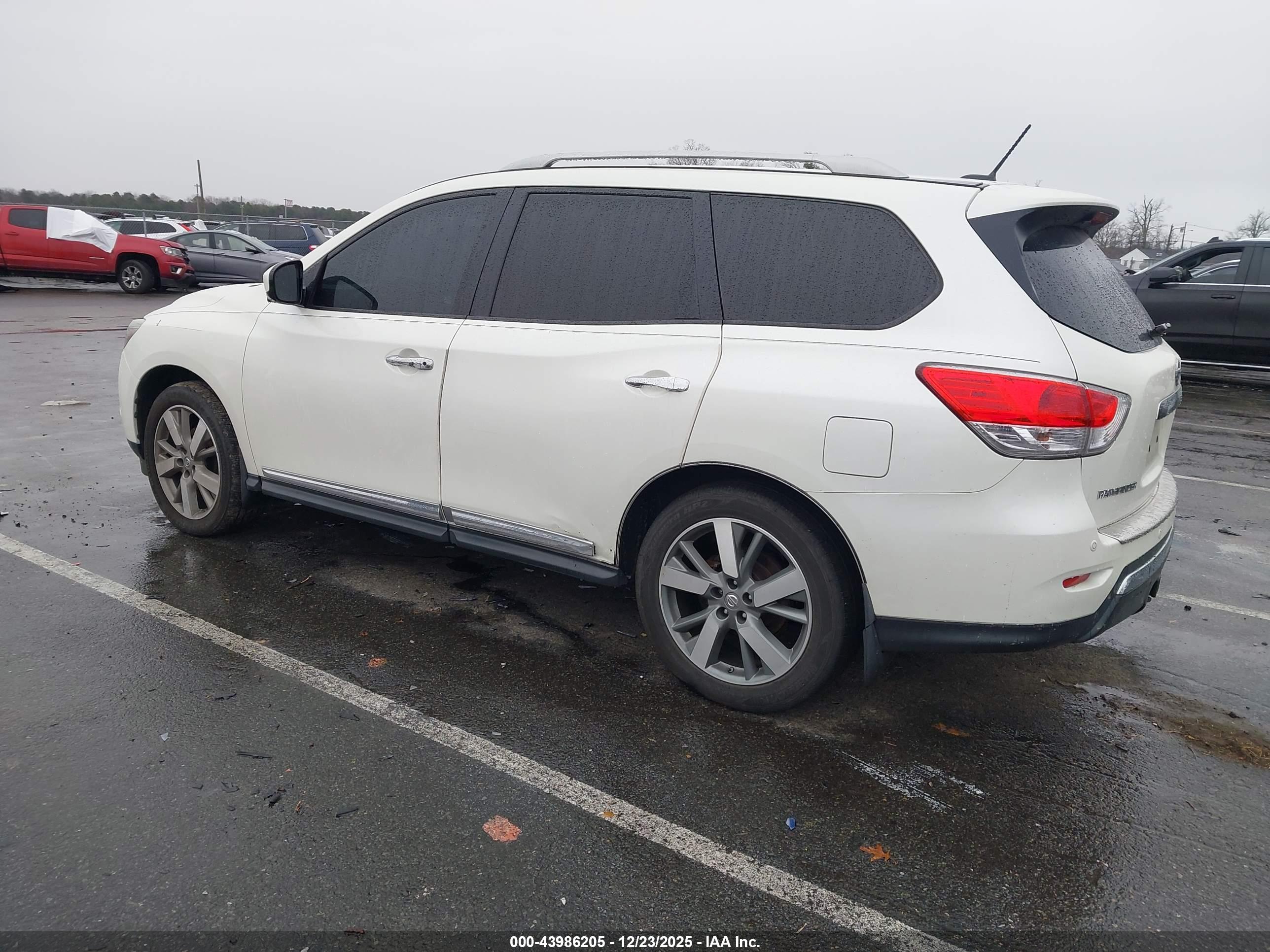 NISSAN PATHFINDER image 3