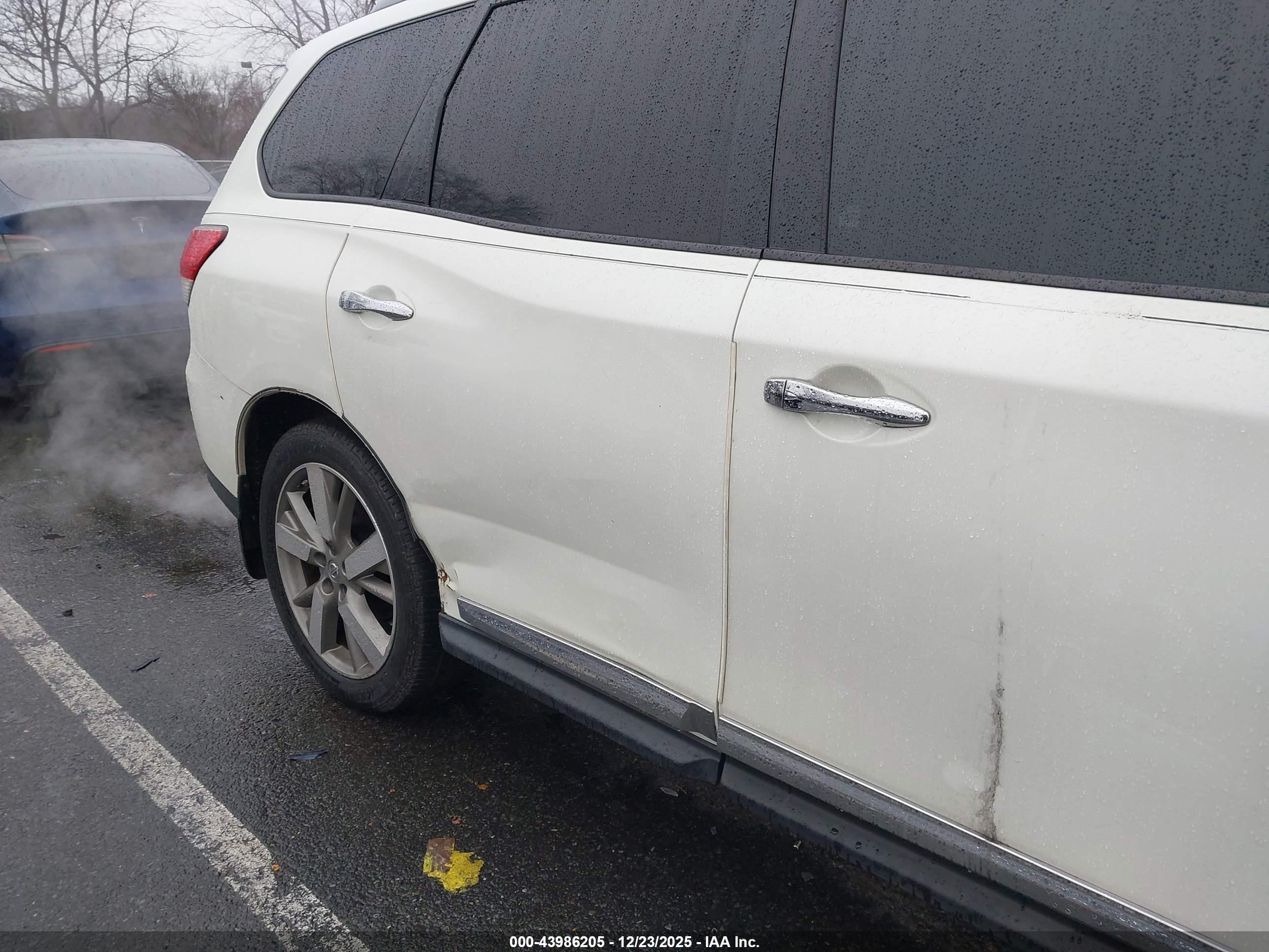 NISSAN PATHFINDER image 6