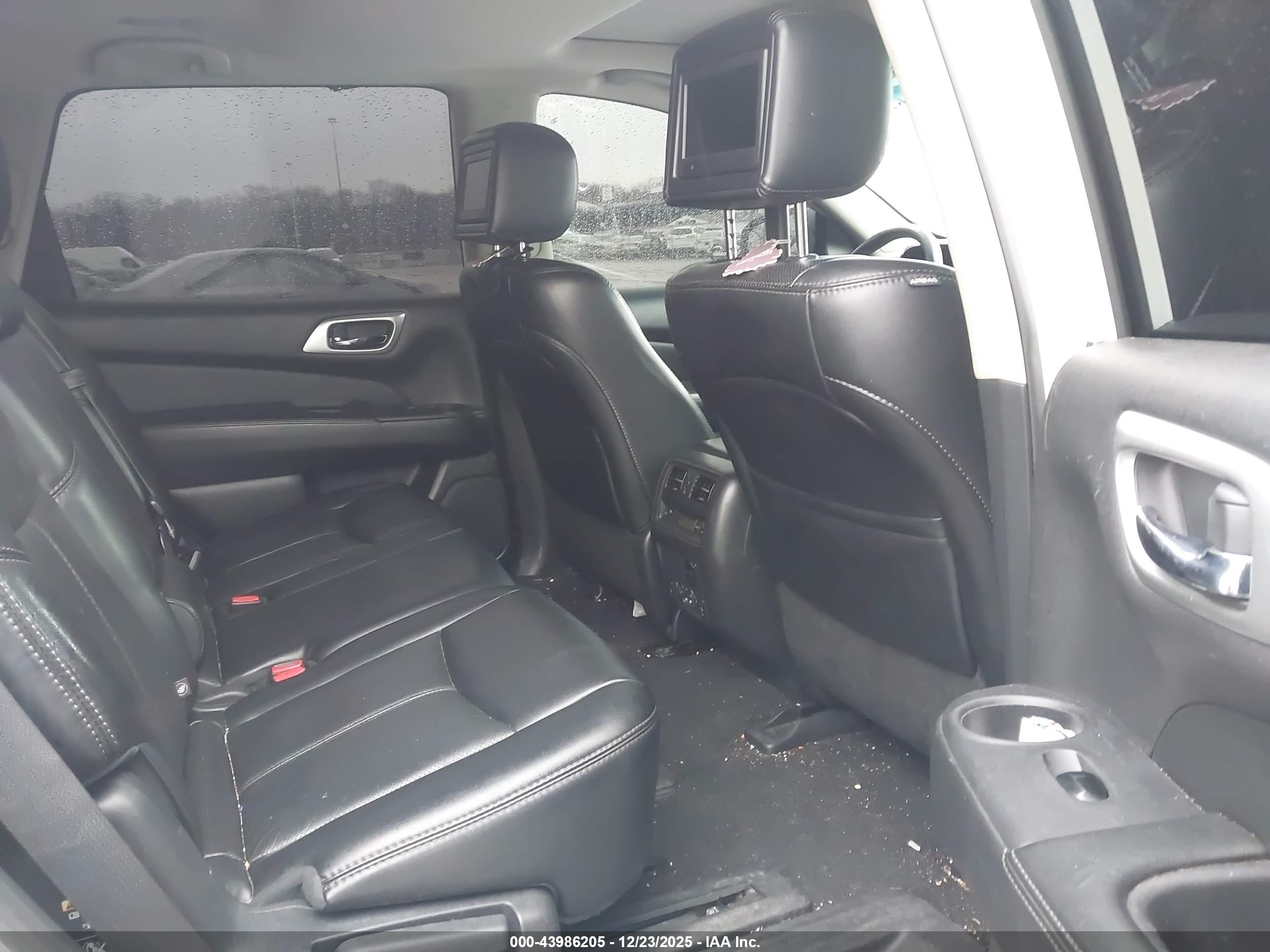 NISSAN PATHFINDER image 8