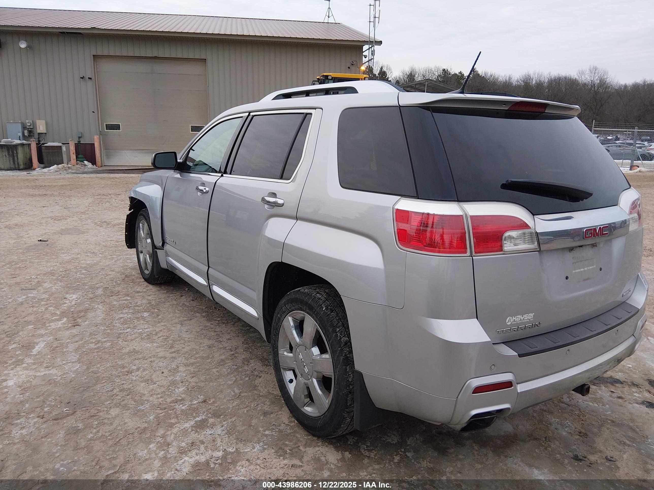 GMC TERRAIN image 3