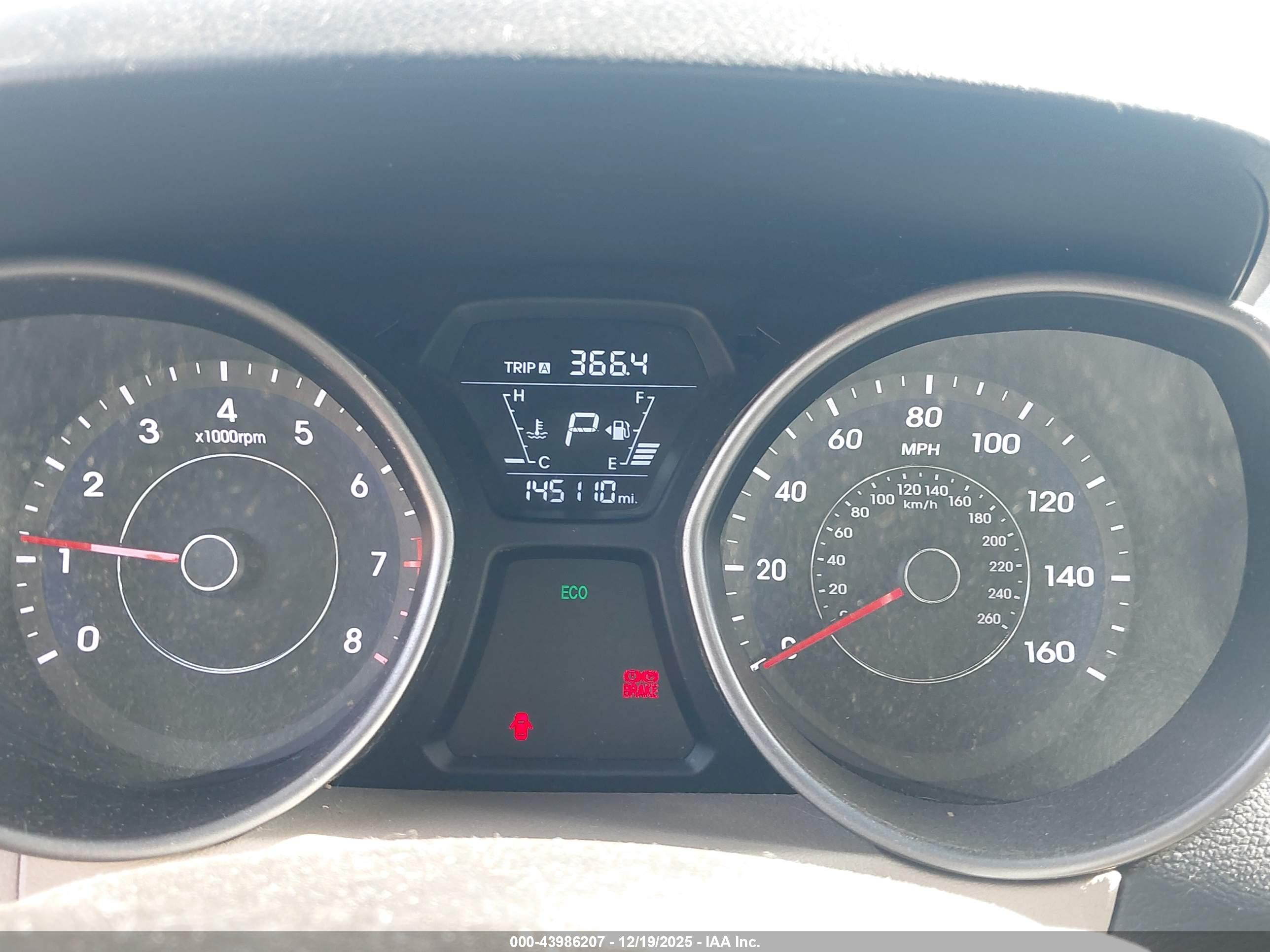 HYUNDAI ELANTRA image 7