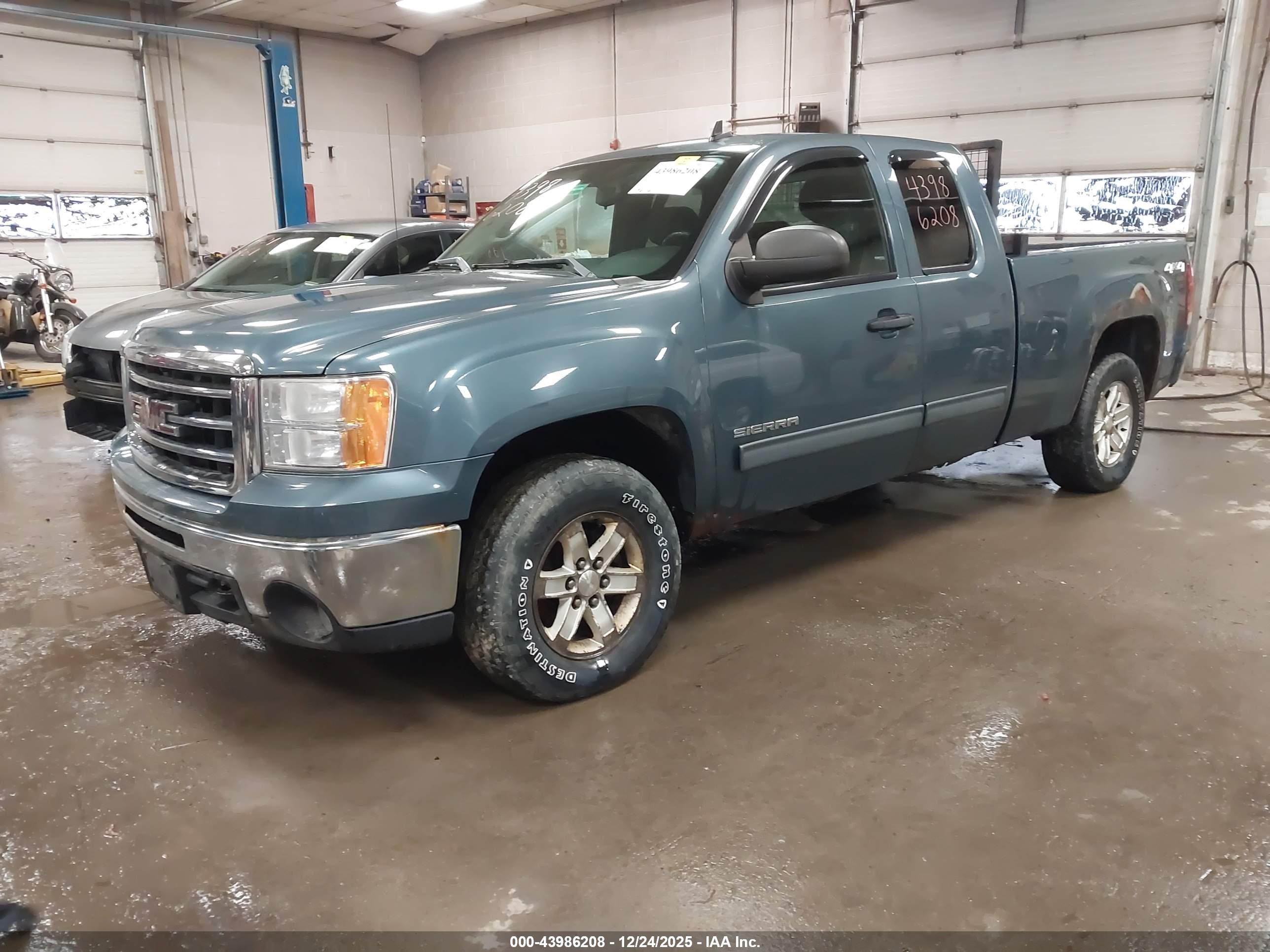 GMC SIERRA image 2