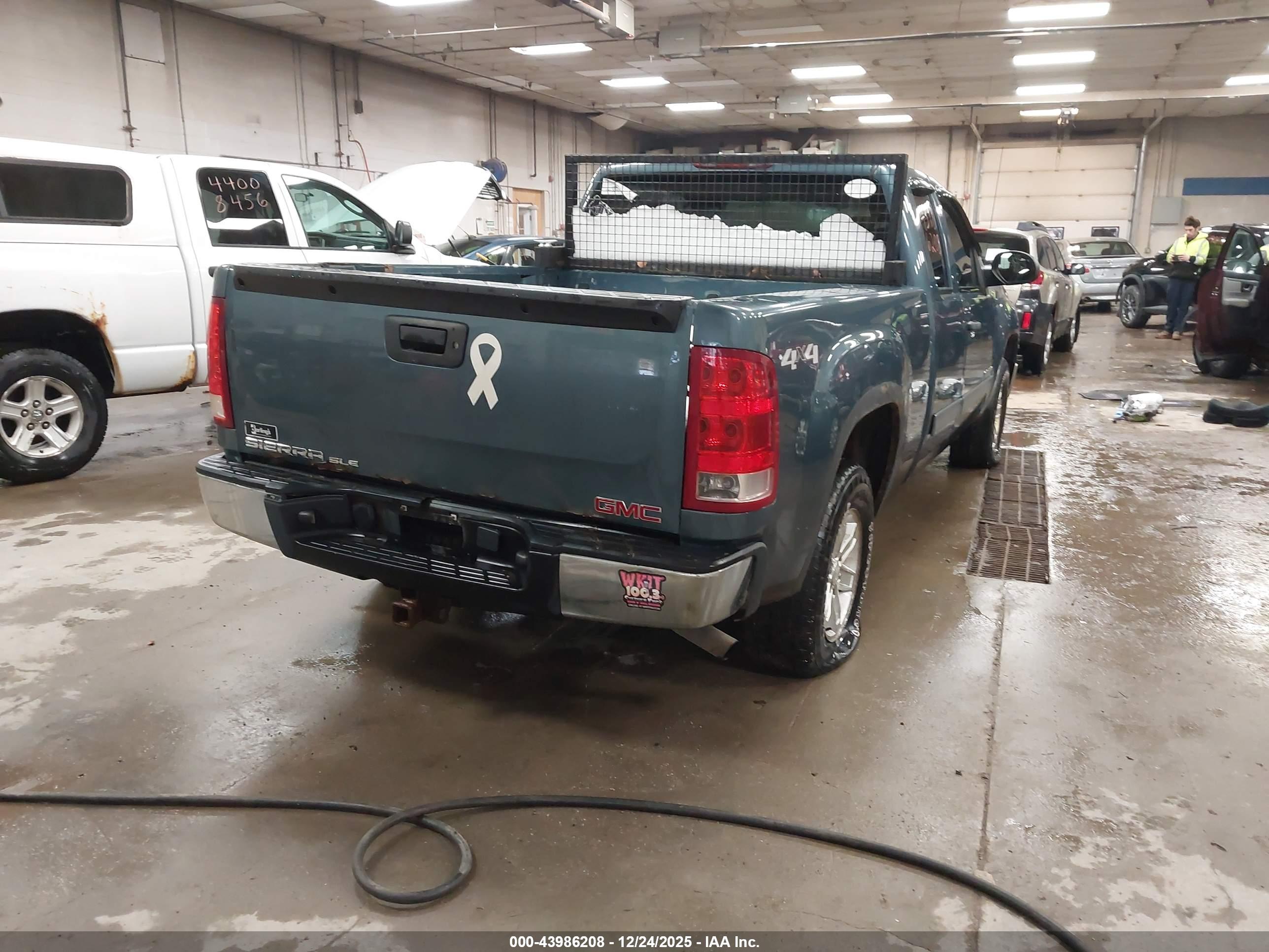 GMC SIERRA image 4