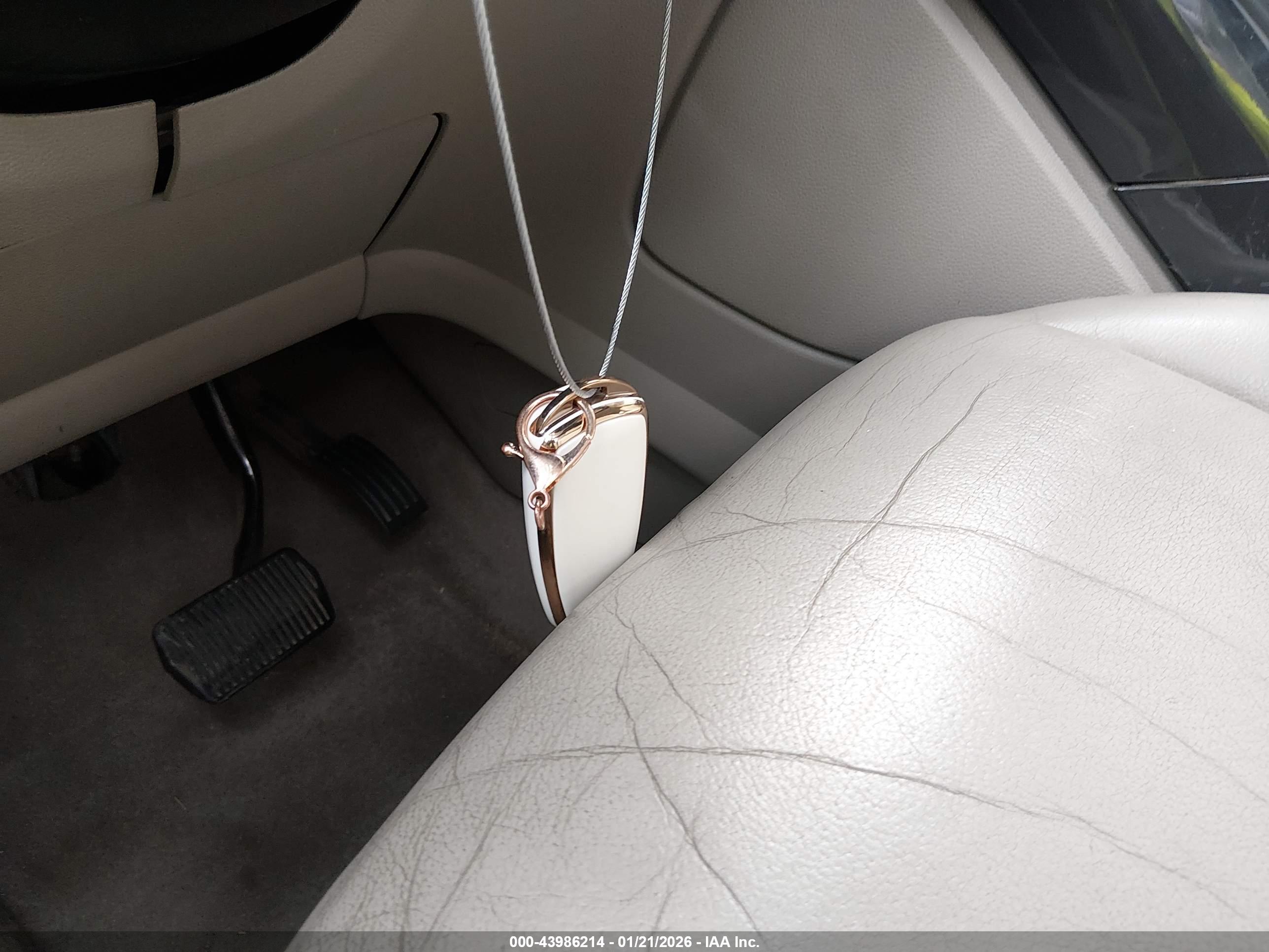 FORD ESCAPE image 11