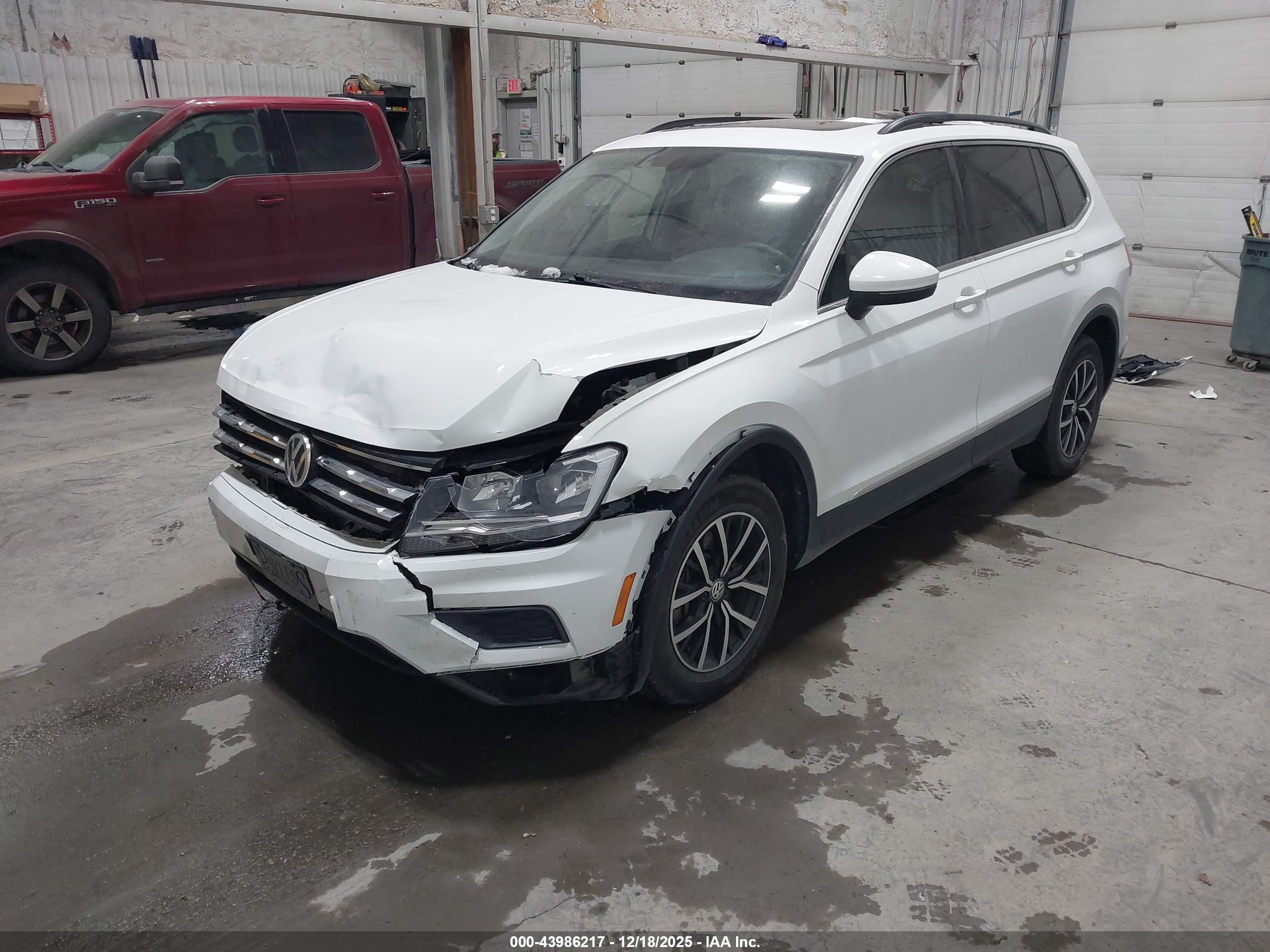 VOLKSWAGEN TIGUAN image 2