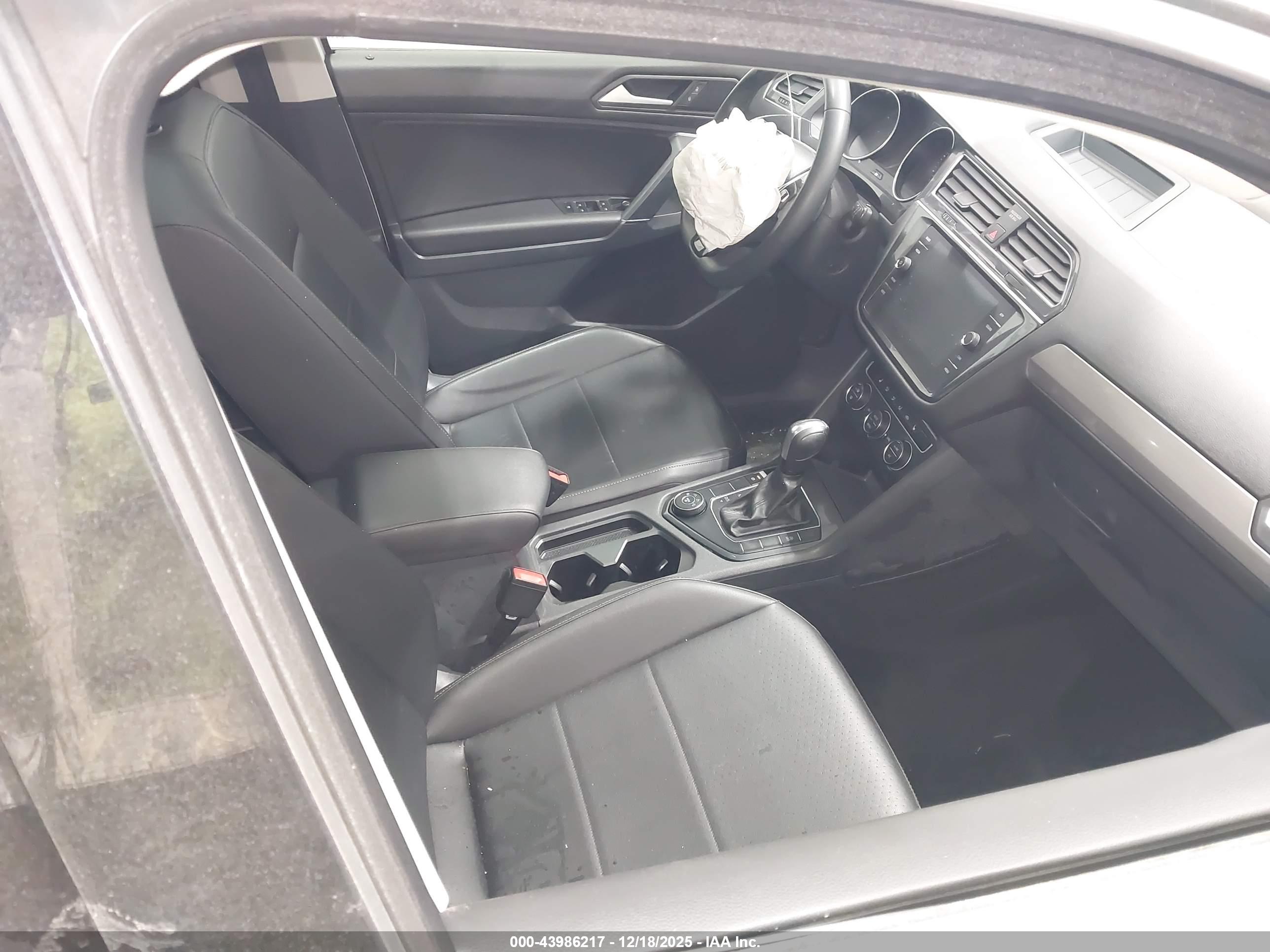 VOLKSWAGEN TIGUAN image 5