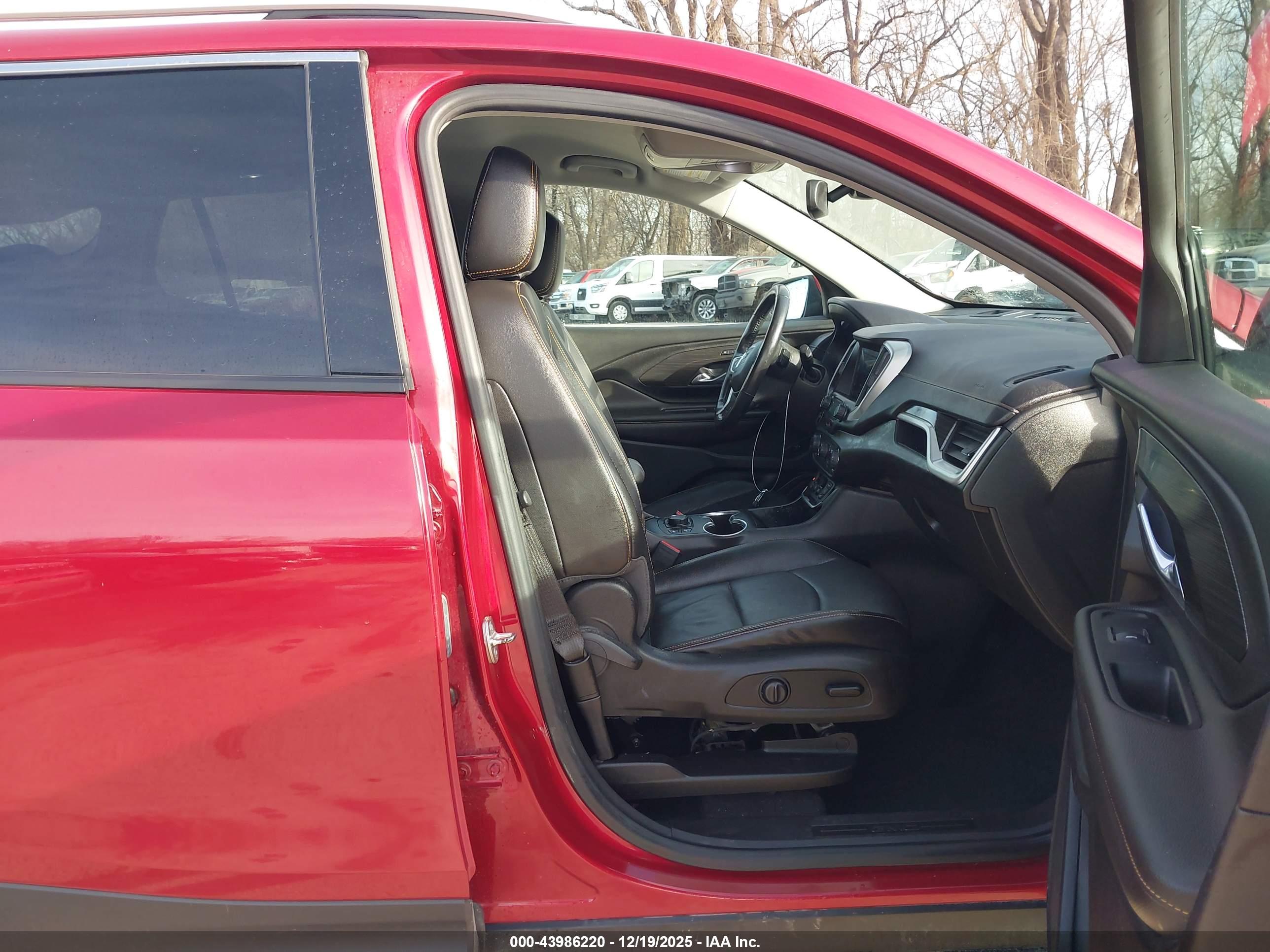 GMC TERRAIN image 5