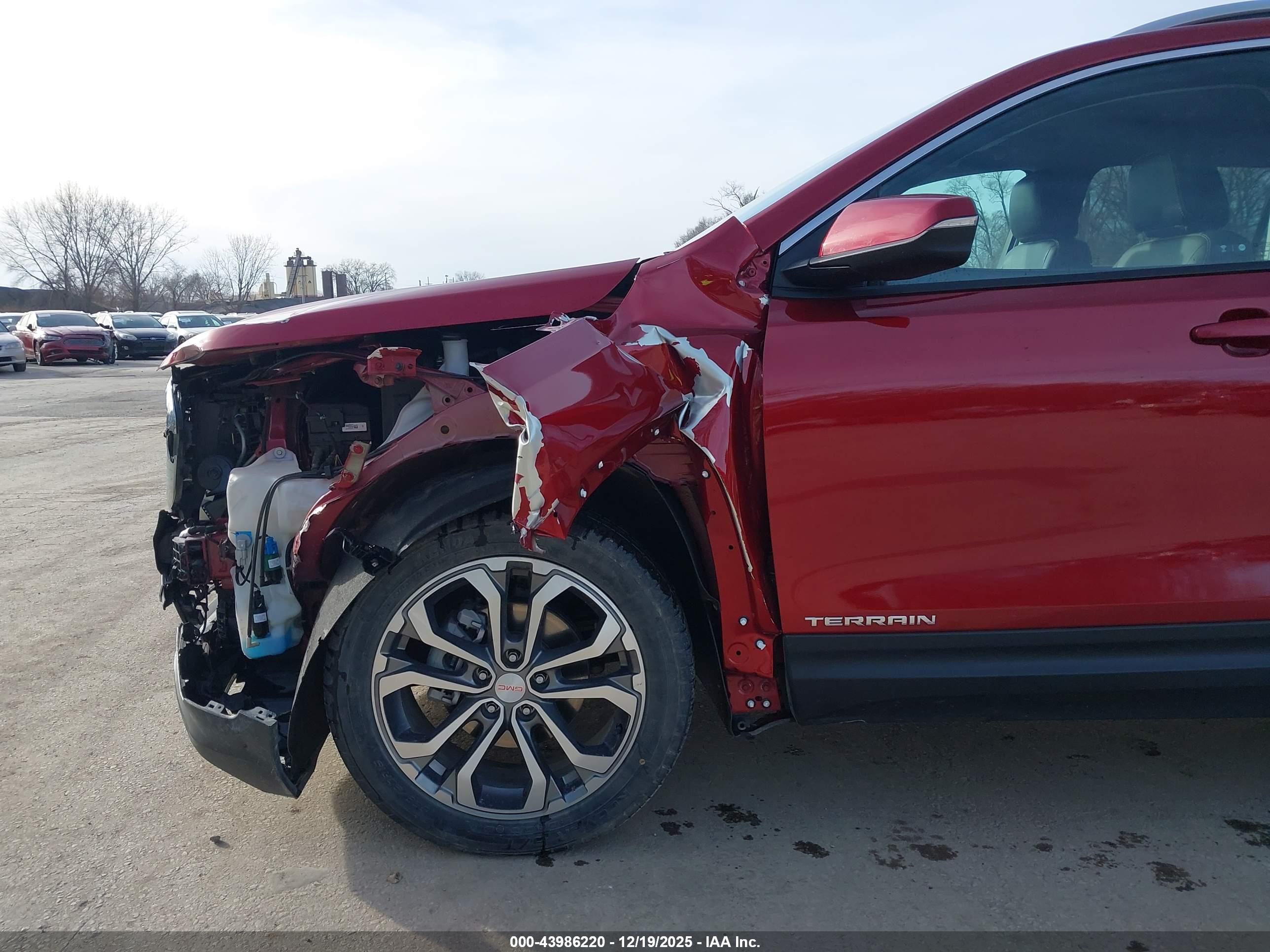 GMC TERRAIN image 6