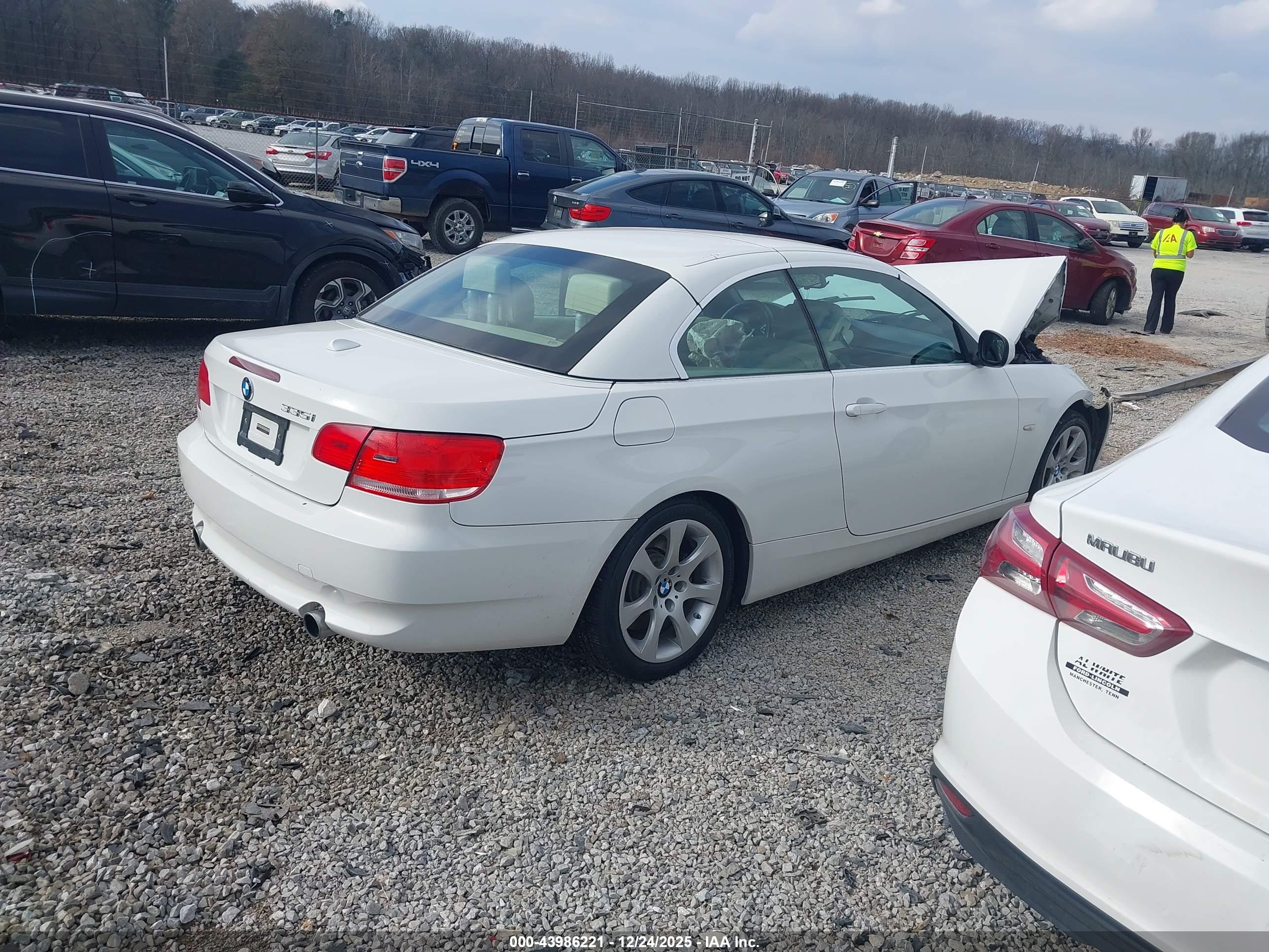 BMW 335I image 4