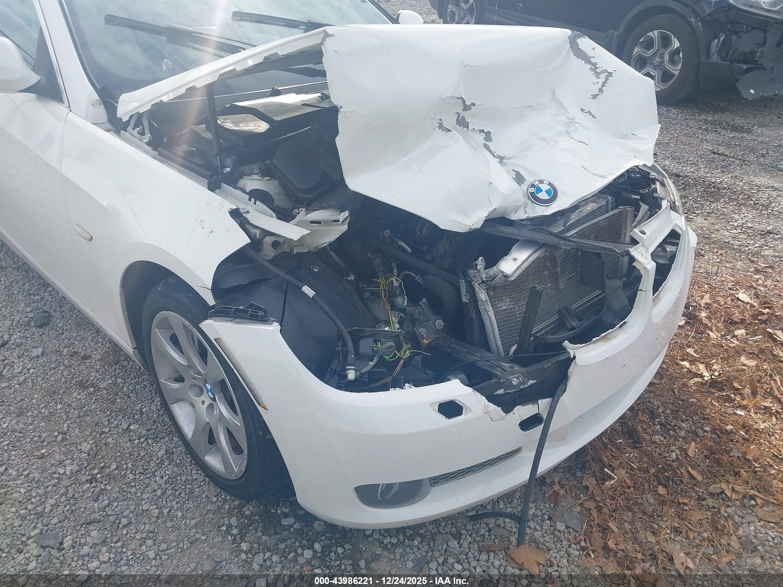 BMW 335I image 6