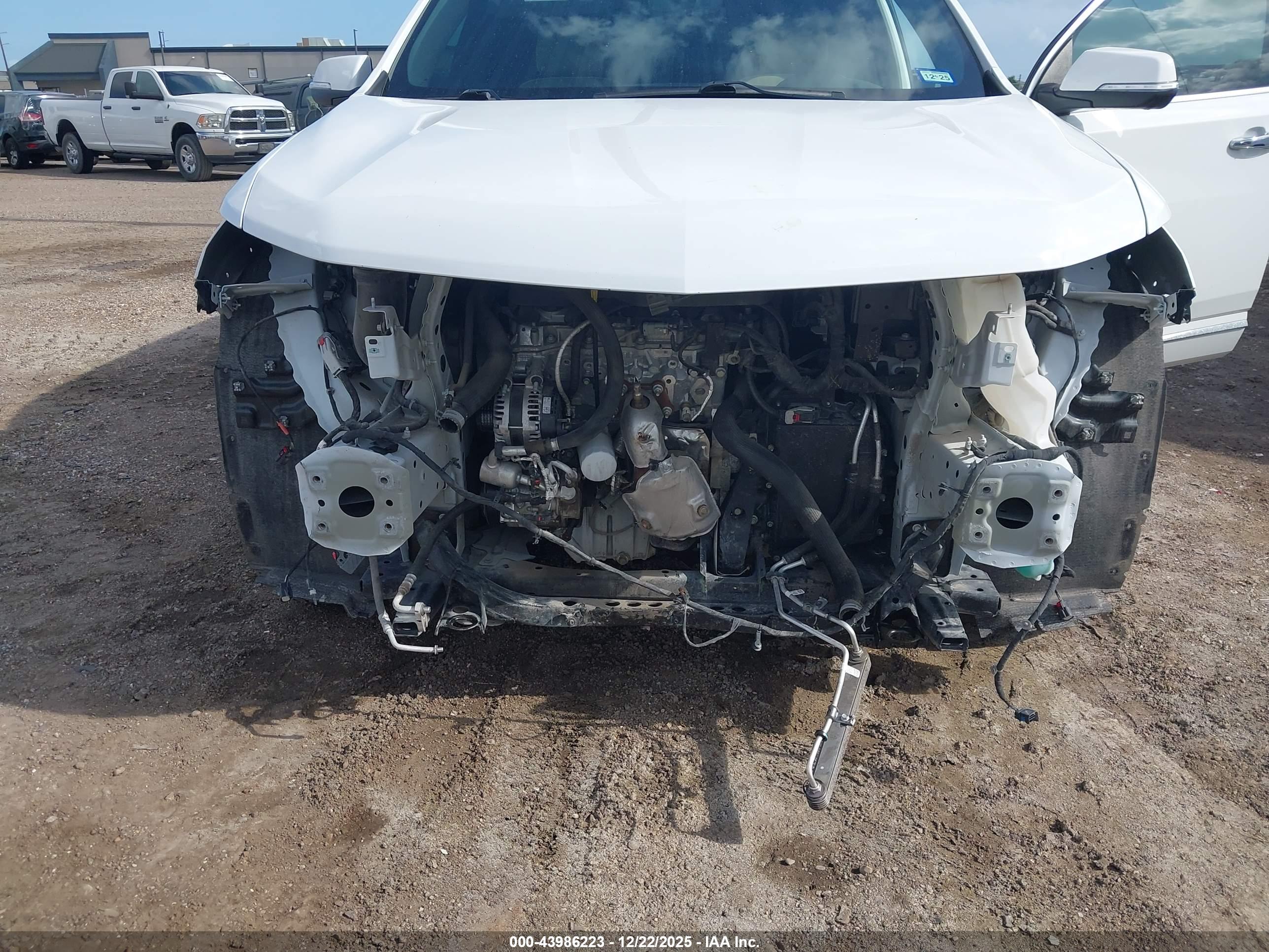 CHEVROLET TRAVERSE image 6