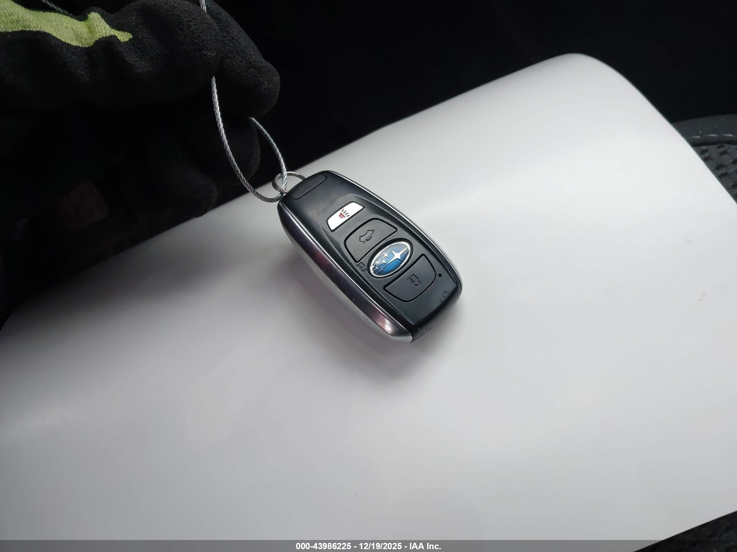 SUBARU OUTBACK image 11