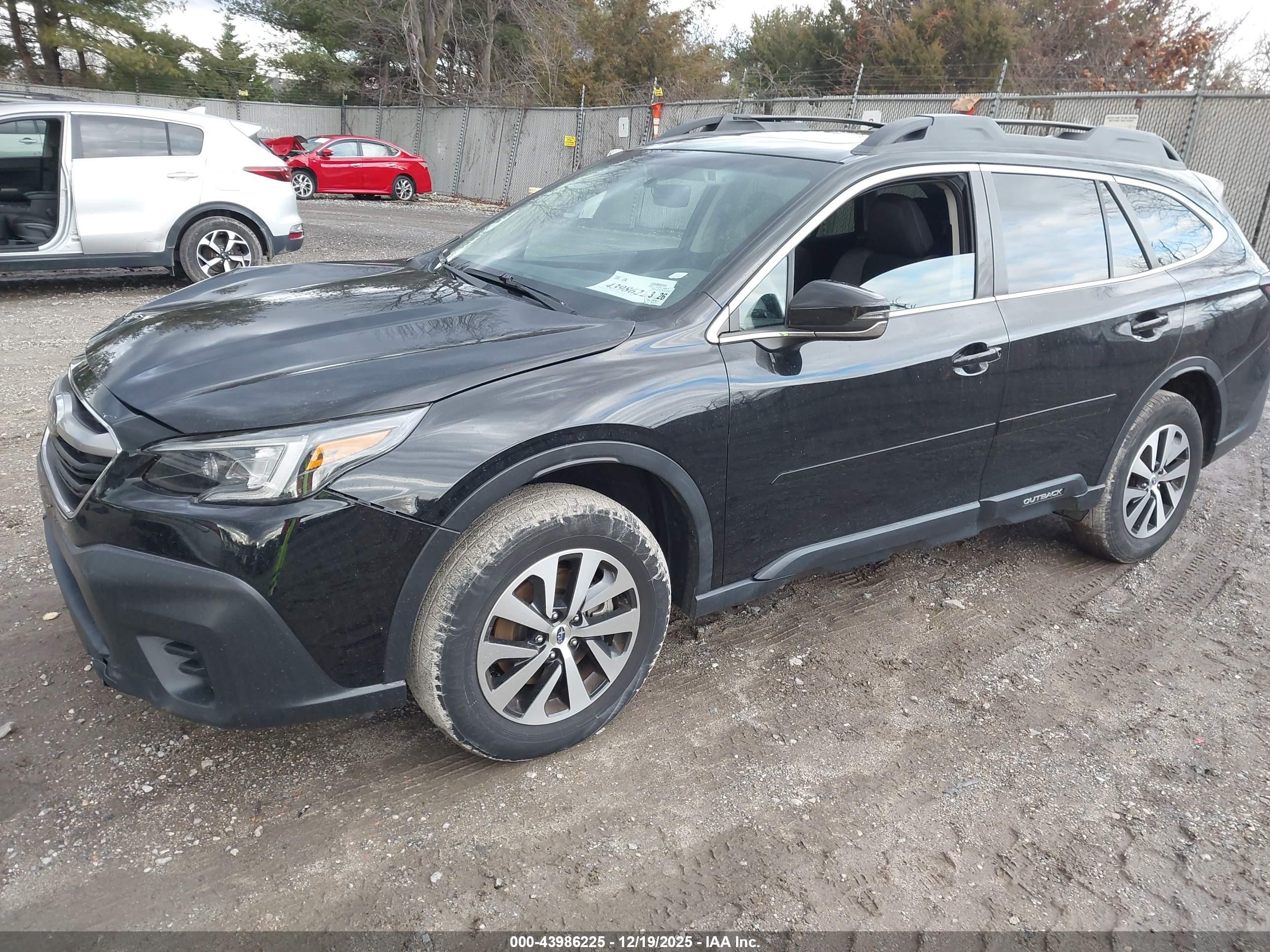 SUBARU OUTBACK image 2