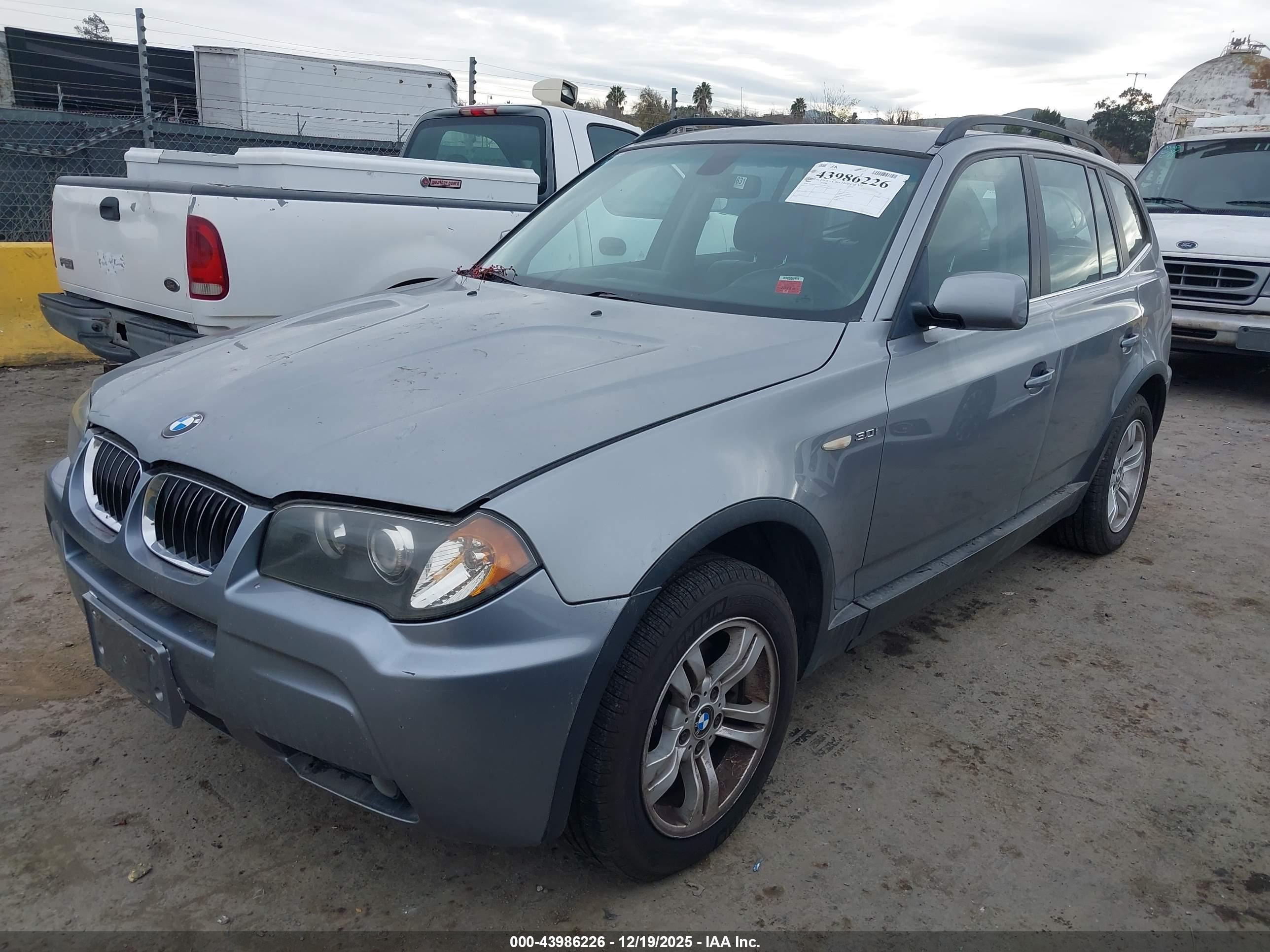 BMW X3 image 2