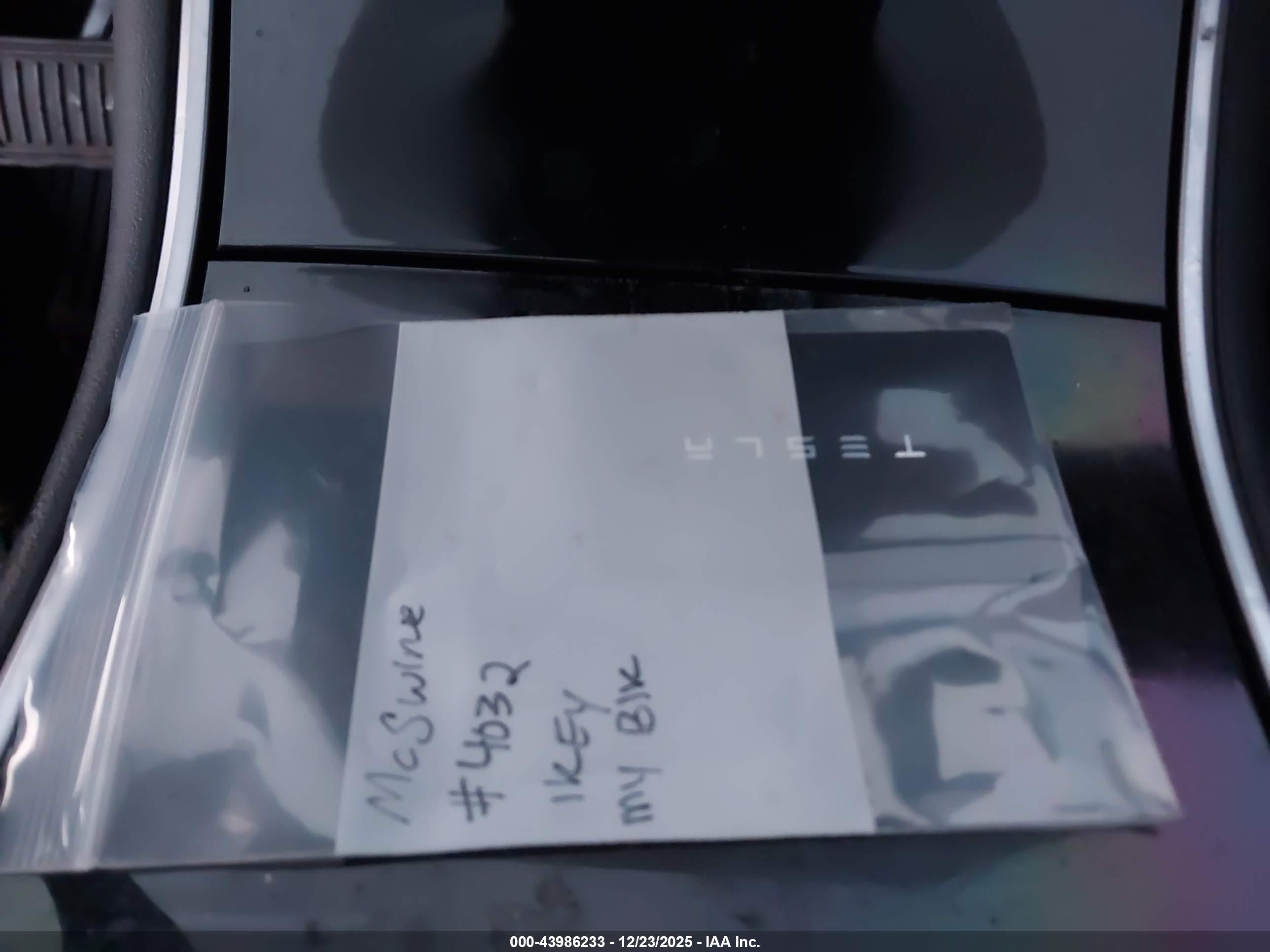 TESLA MODEL image 11