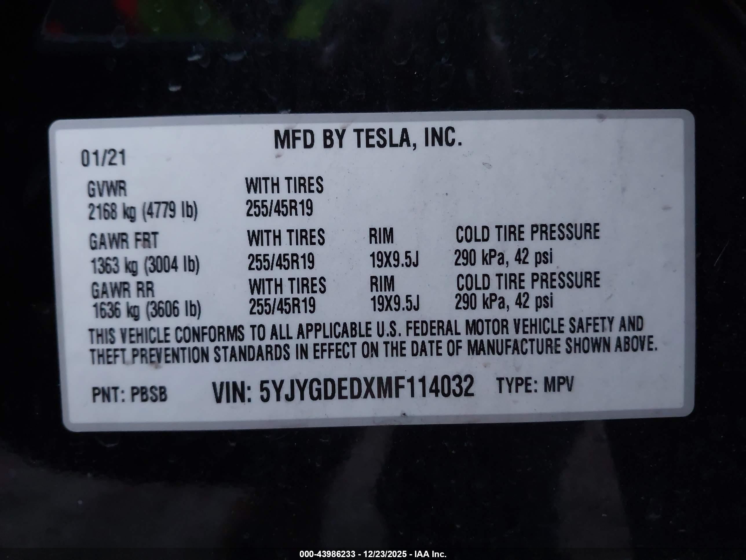 TESLA MODEL image 9