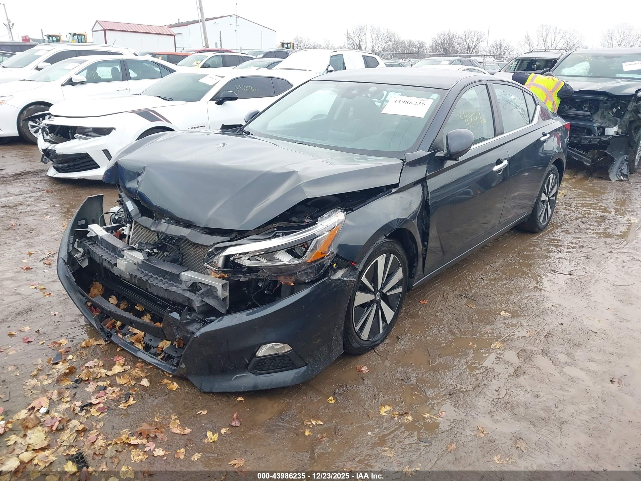NISSAN ALTIMA image 2