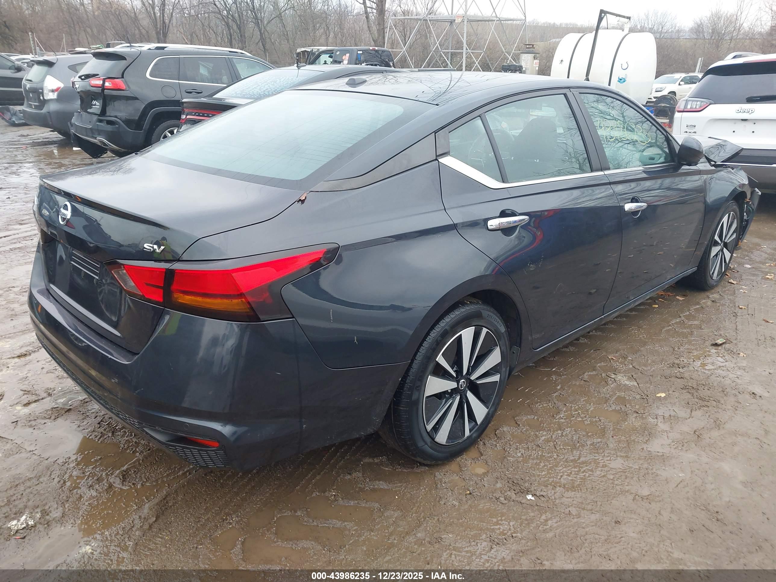 NISSAN ALTIMA image 4