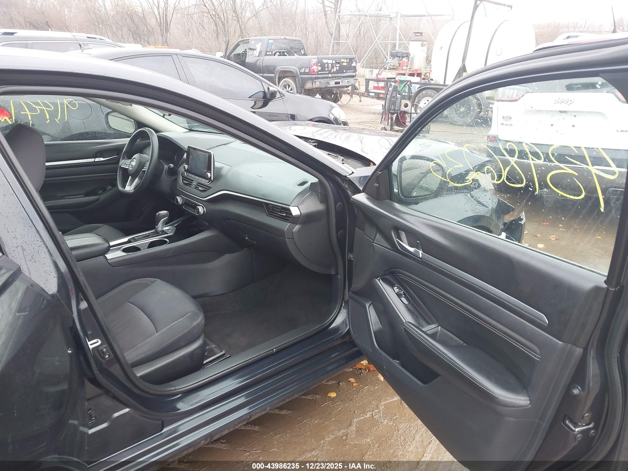 NISSAN ALTIMA image 5