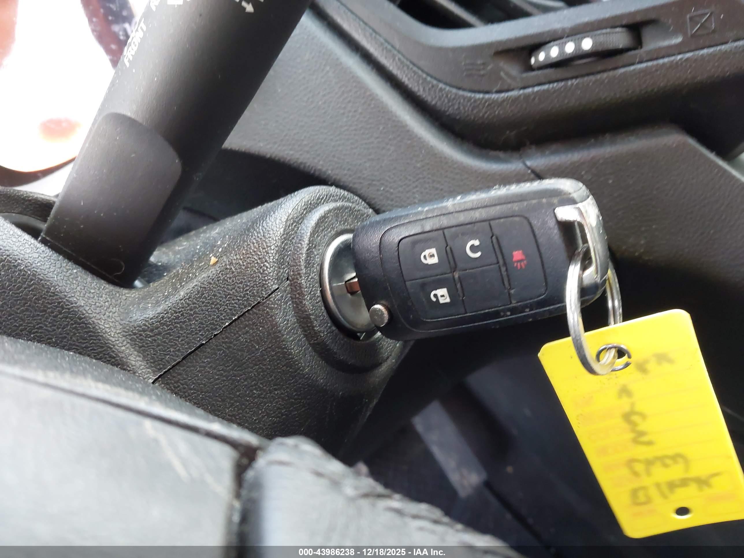 CHEVROLET EQUINOX image 11