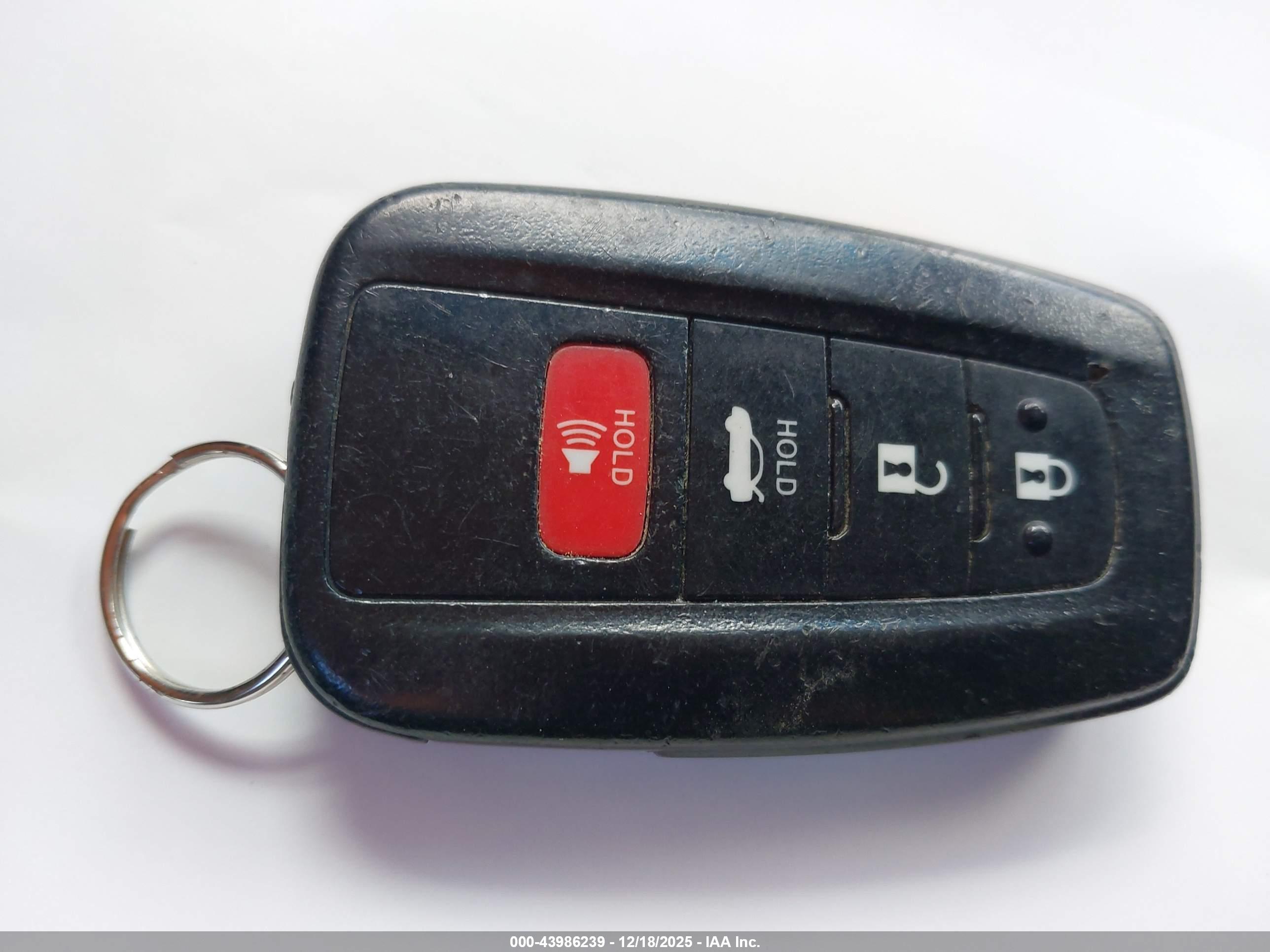 TOYOTA CAMRY image 11