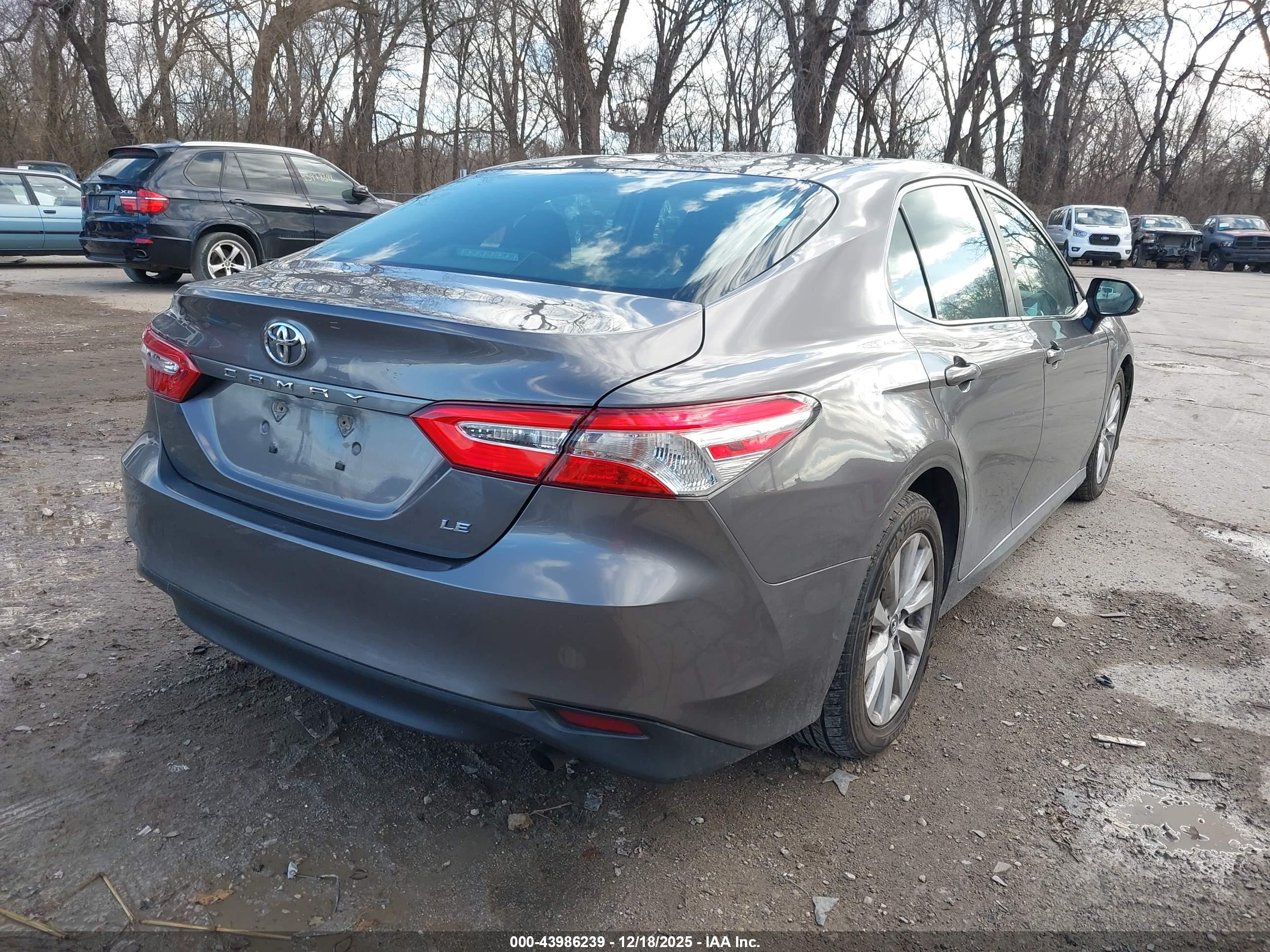 TOYOTA CAMRY image 4