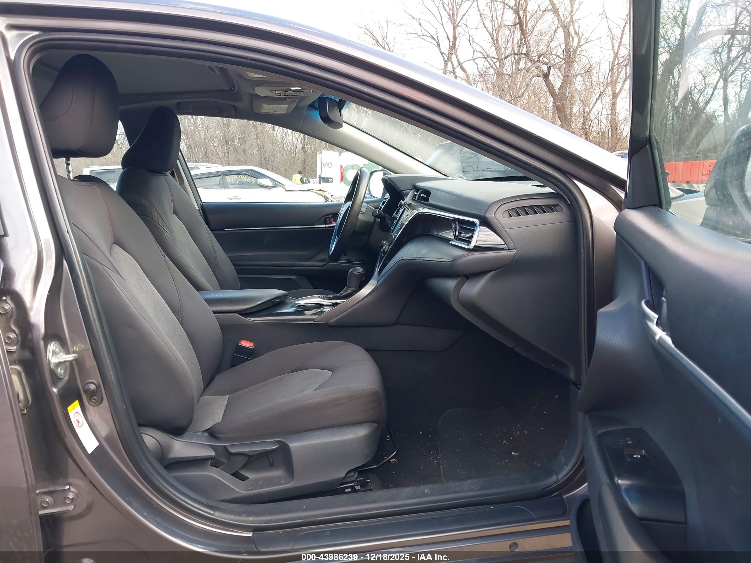 TOYOTA CAMRY image 5