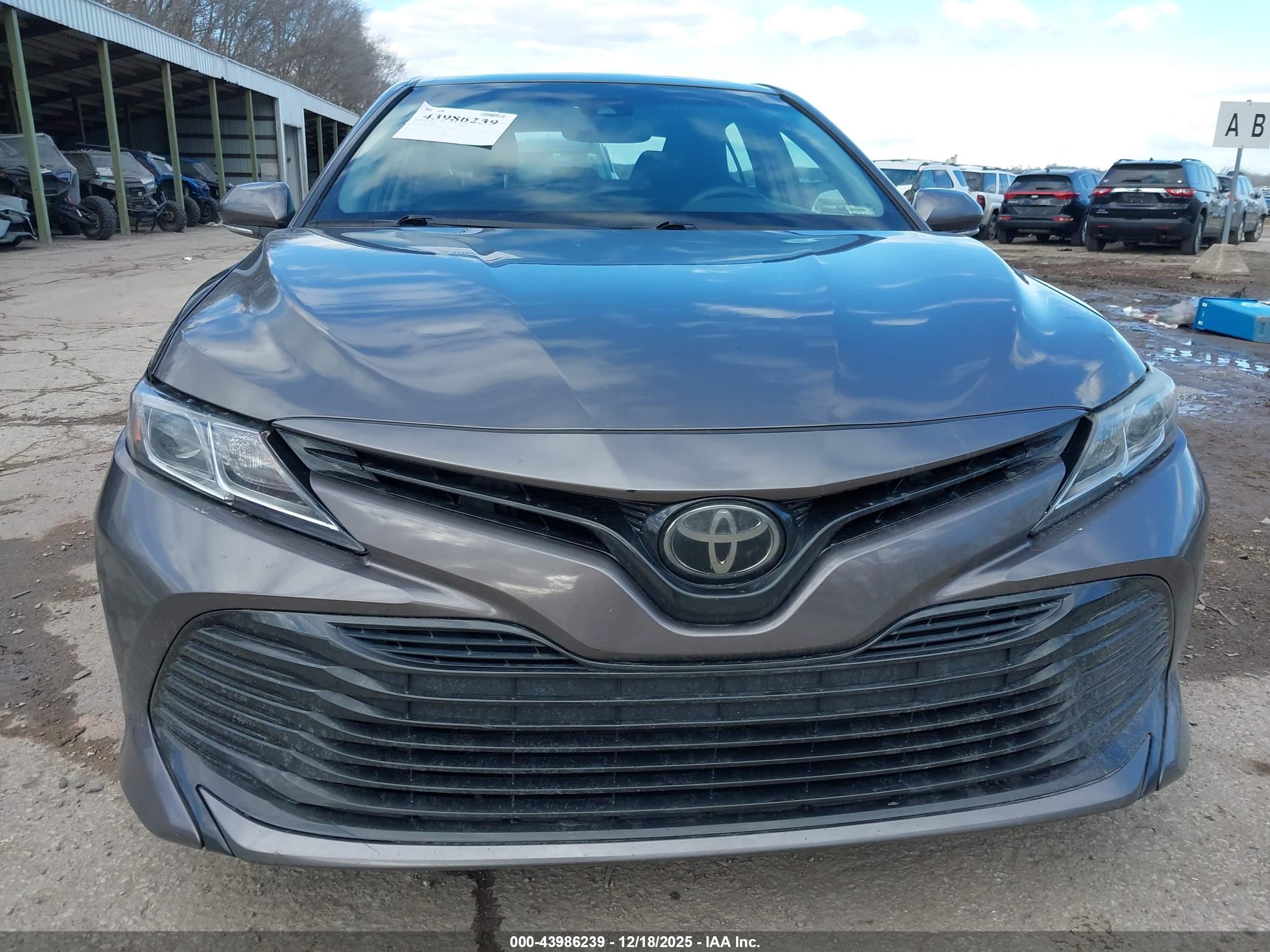 TOYOTA CAMRY image 6