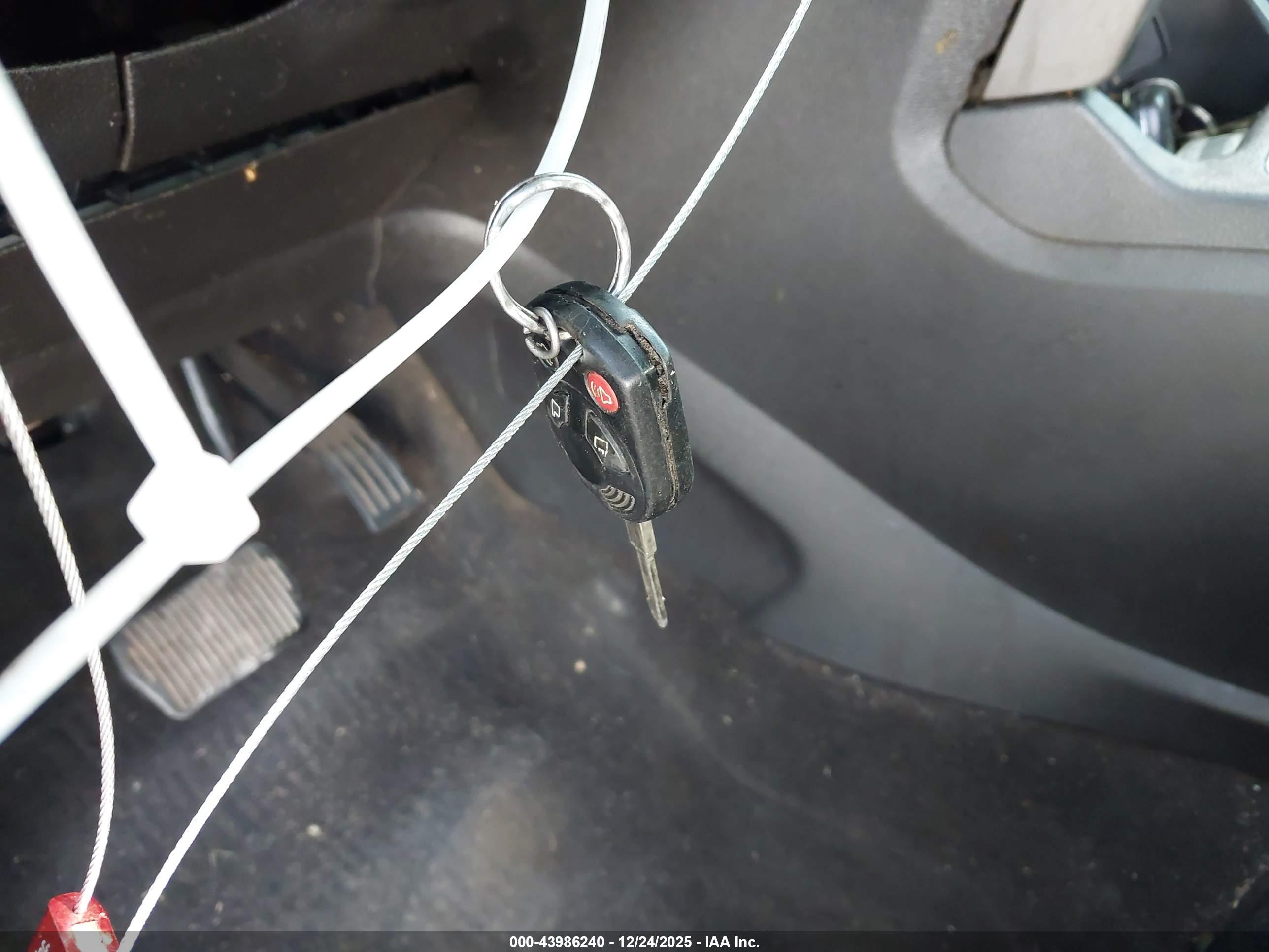 FORD ESCAPE image 11