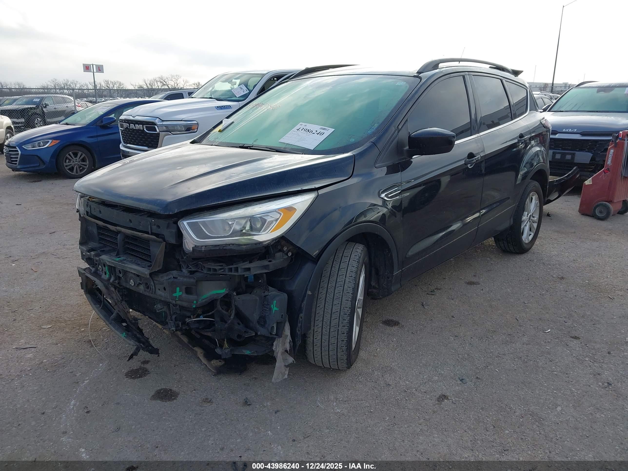 FORD ESCAPE image 2