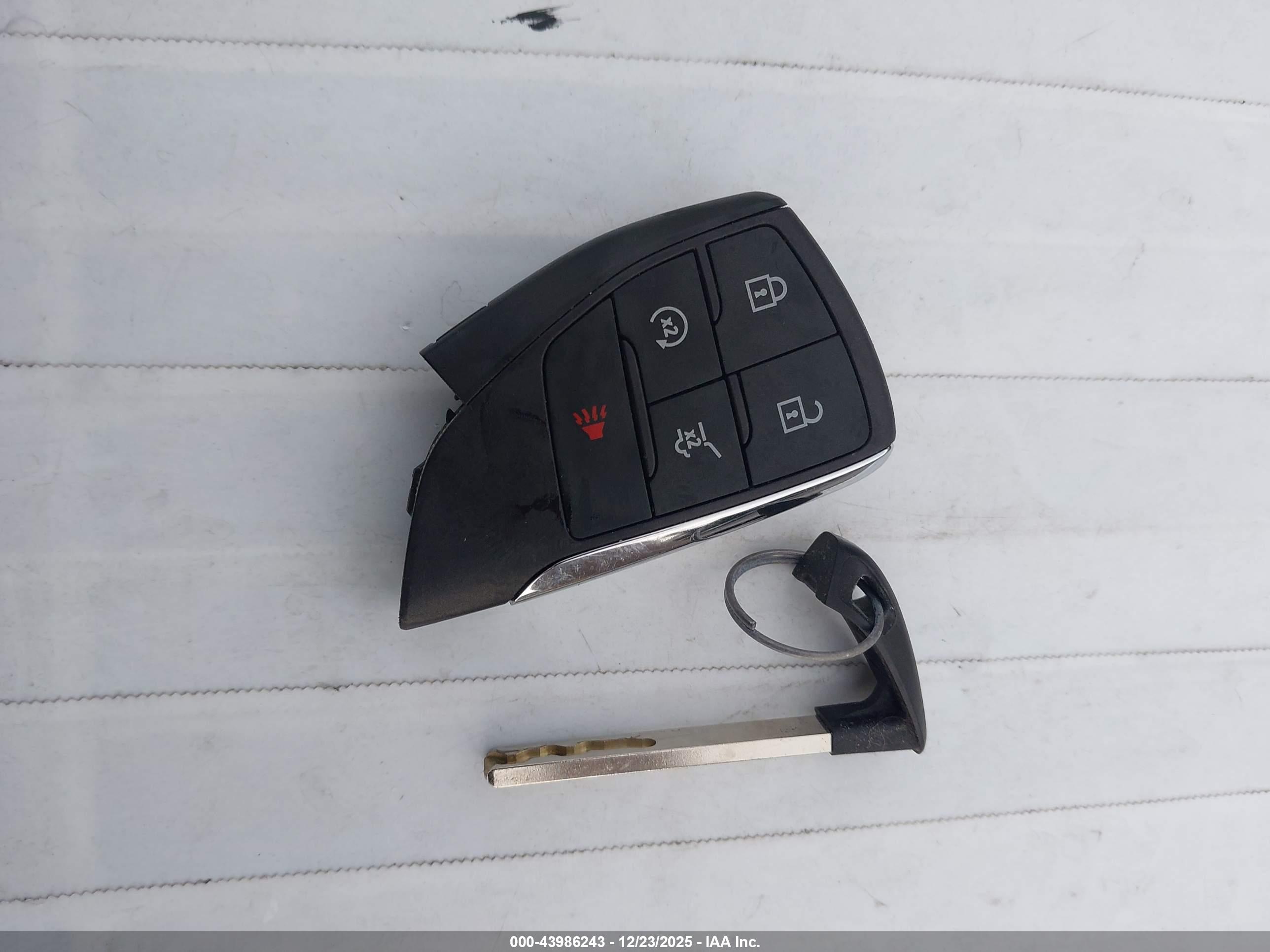 CHEVROLET EQUINOX image 11