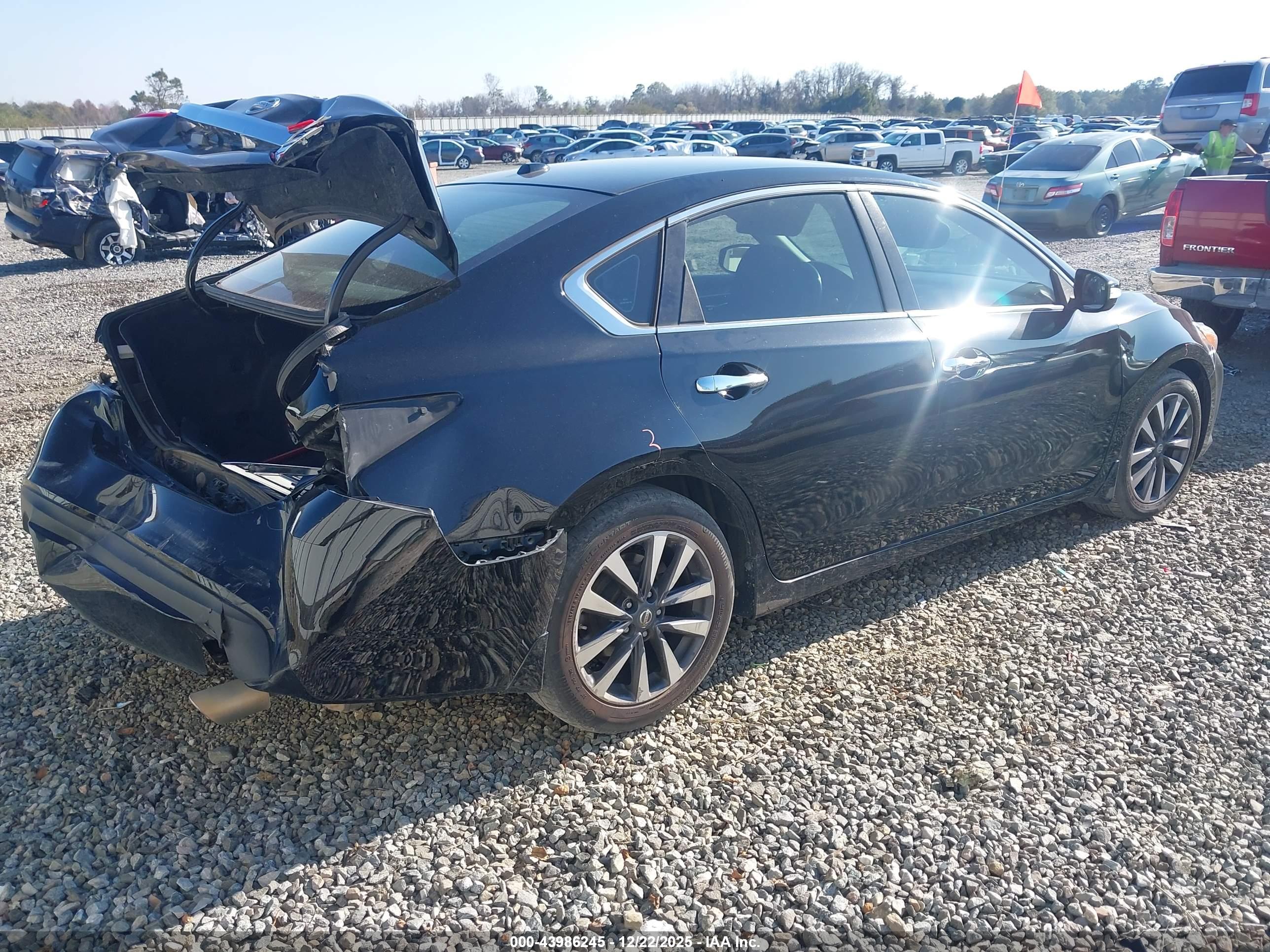 NISSAN ALTIMA image 4