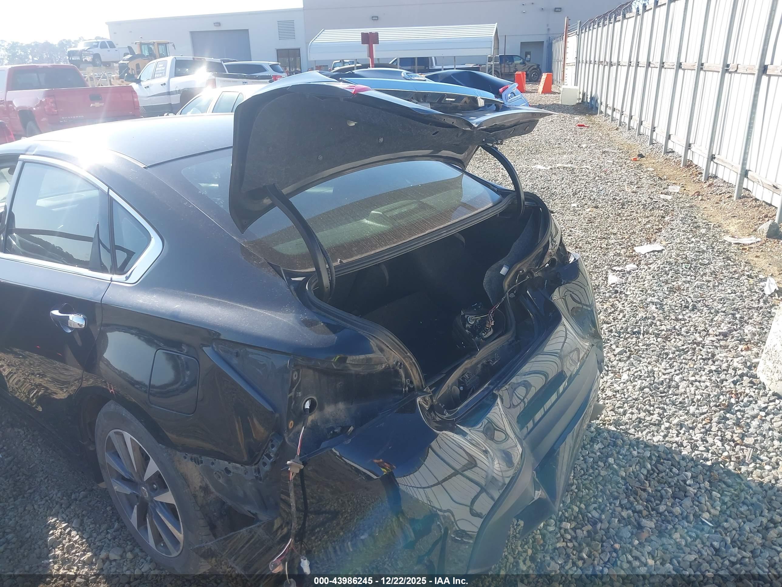 NISSAN ALTIMA image 6