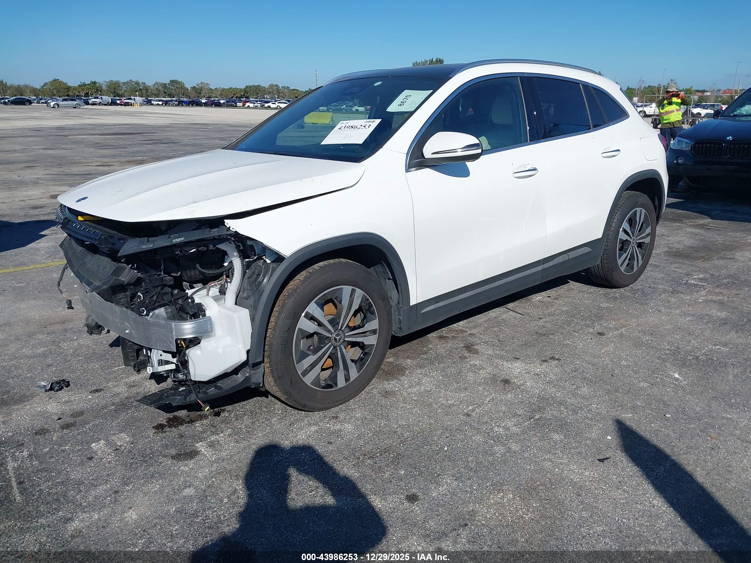 MERCEDES-BENZ GLA image 2