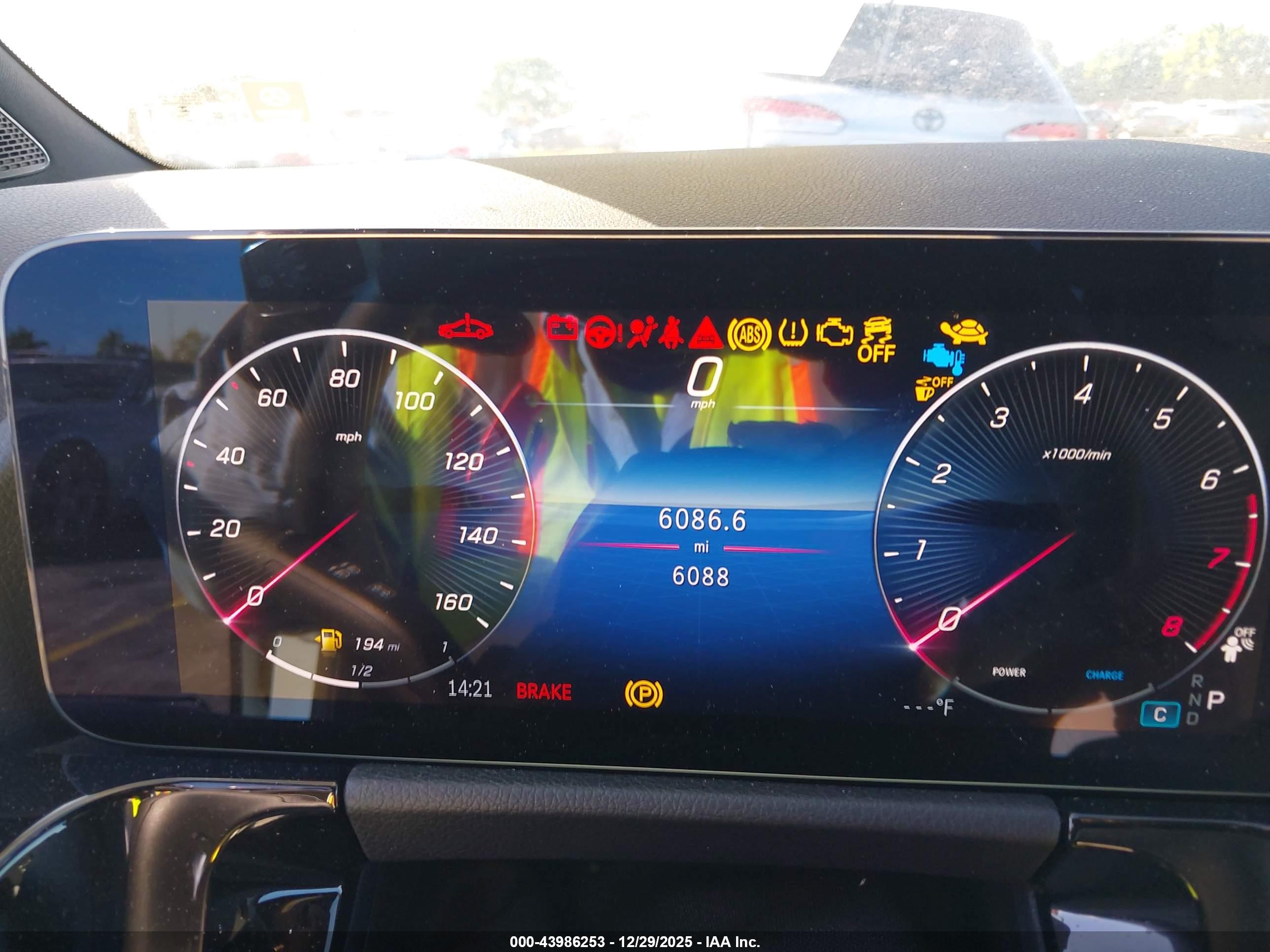 MERCEDES-BENZ GLA image 7
