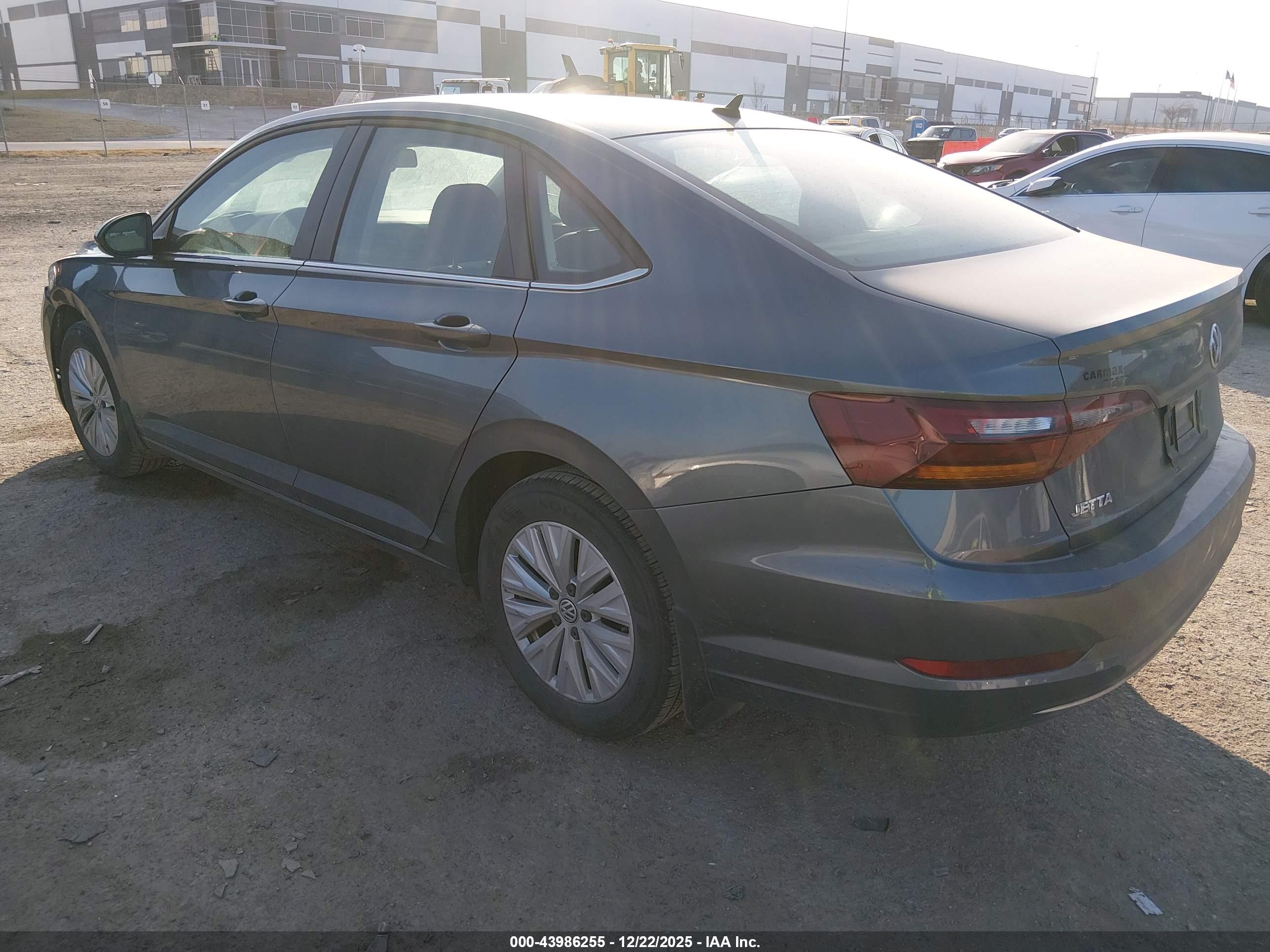 VOLKSWAGEN JETTA image 3