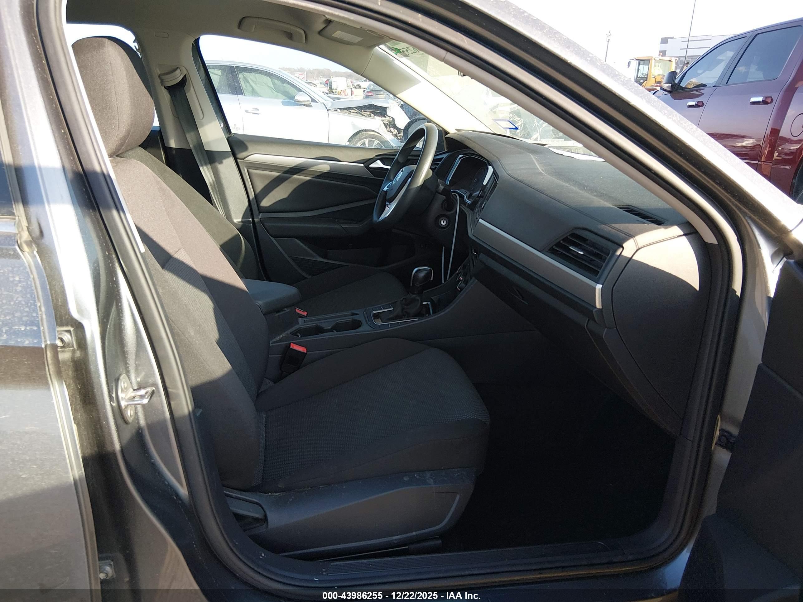 VOLKSWAGEN JETTA image 5