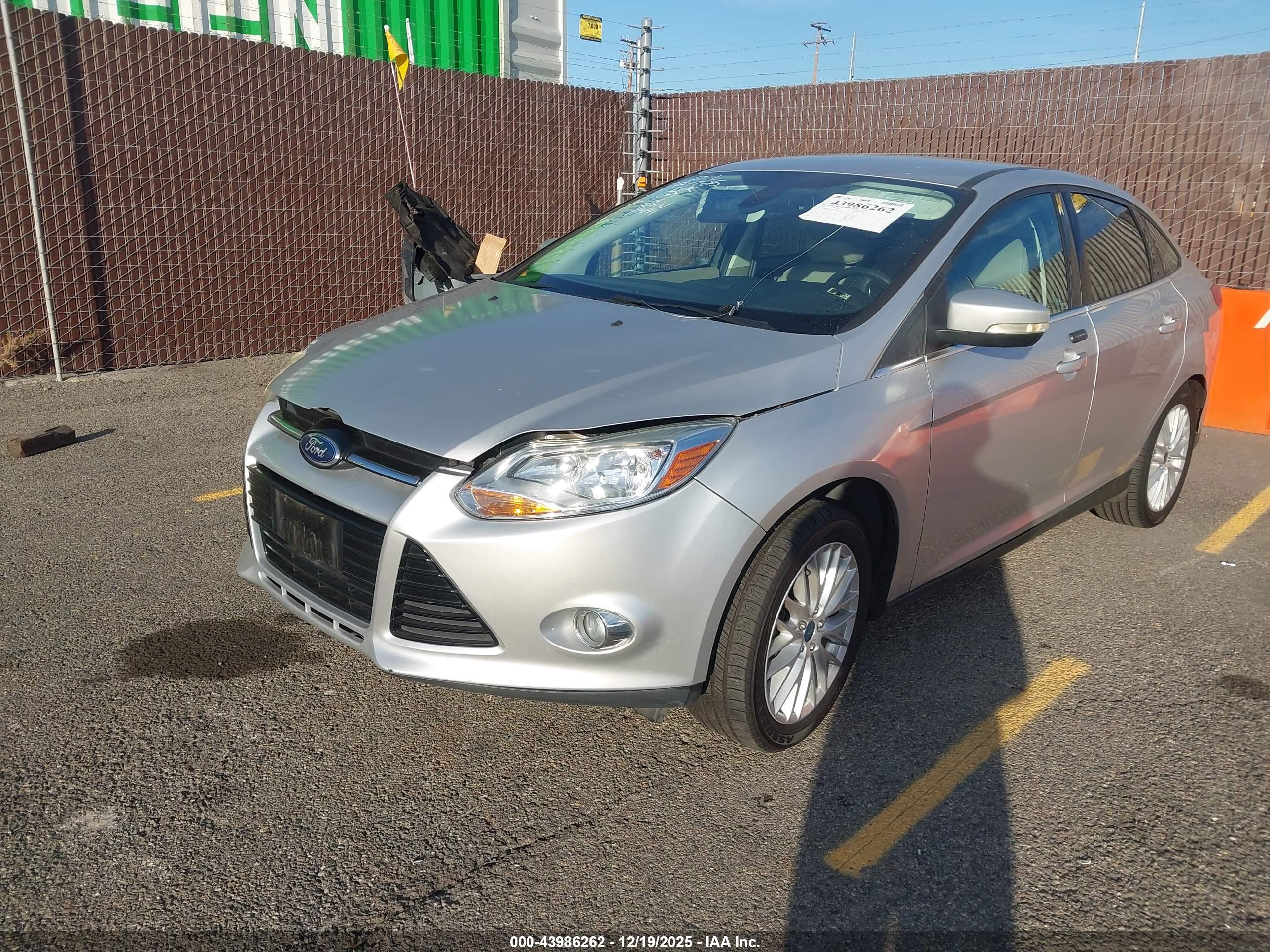 FORD FOCUS image 2