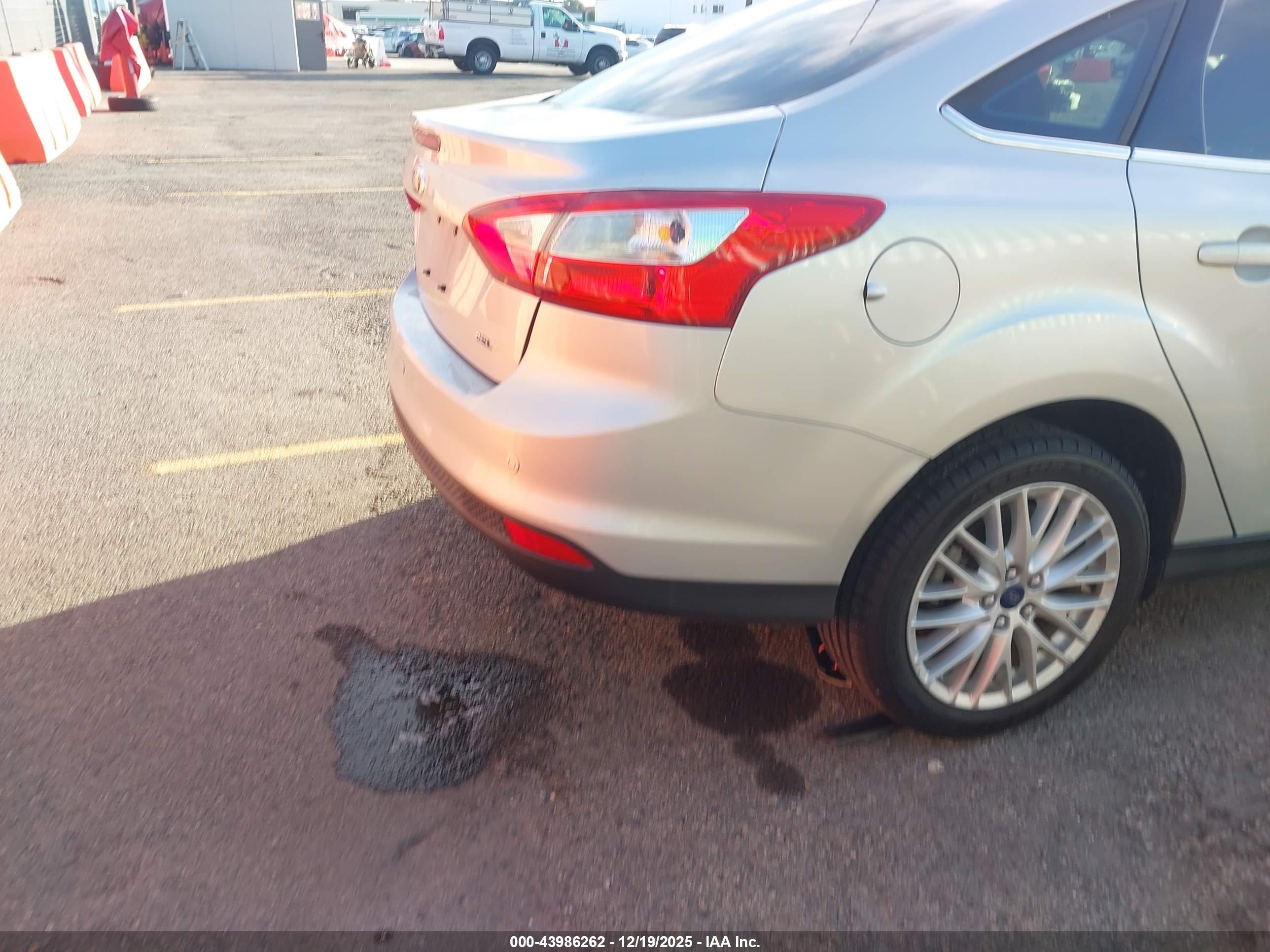 FORD FOCUS image 4
