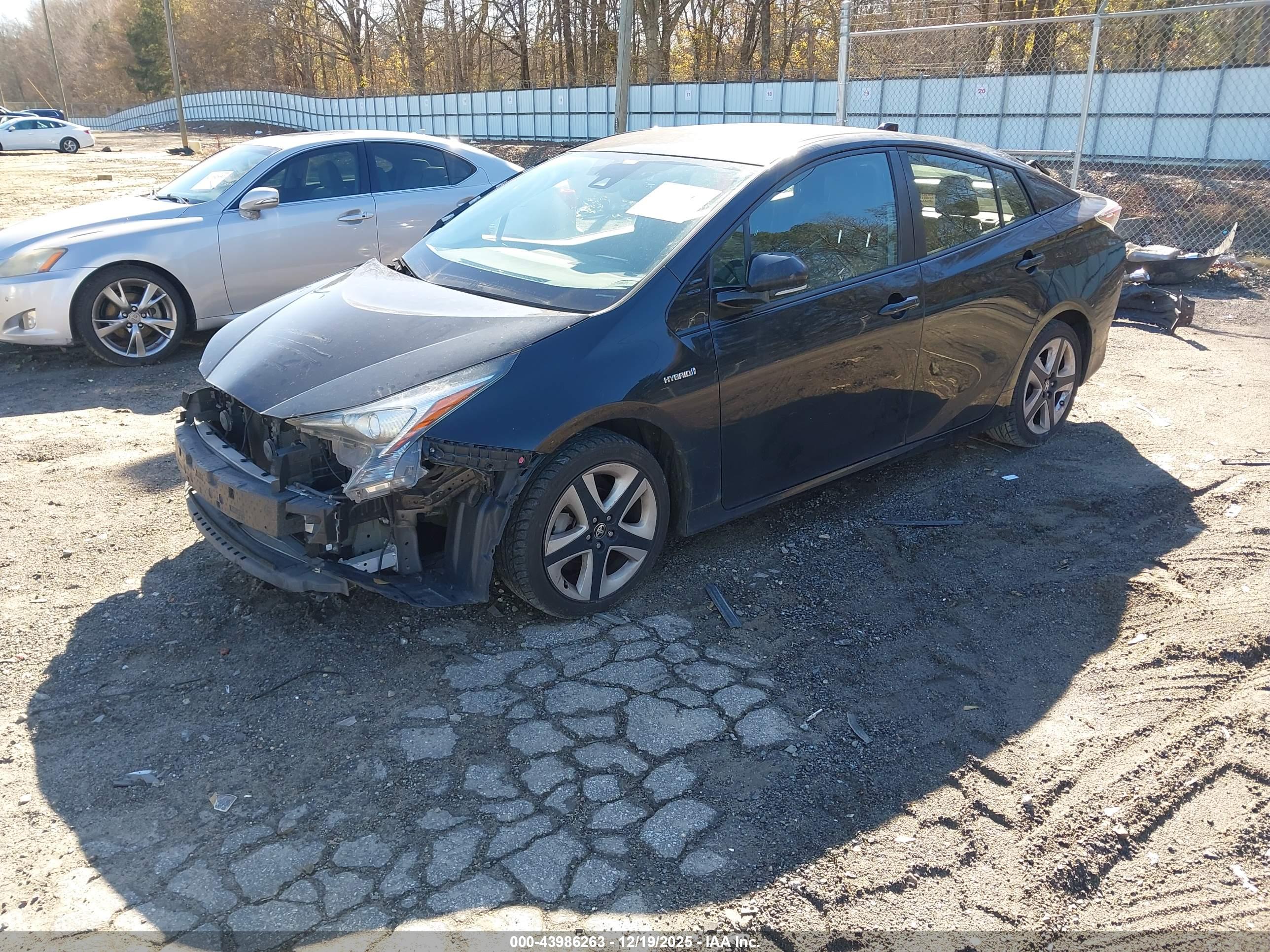 TOYOTA PRIUS image 2